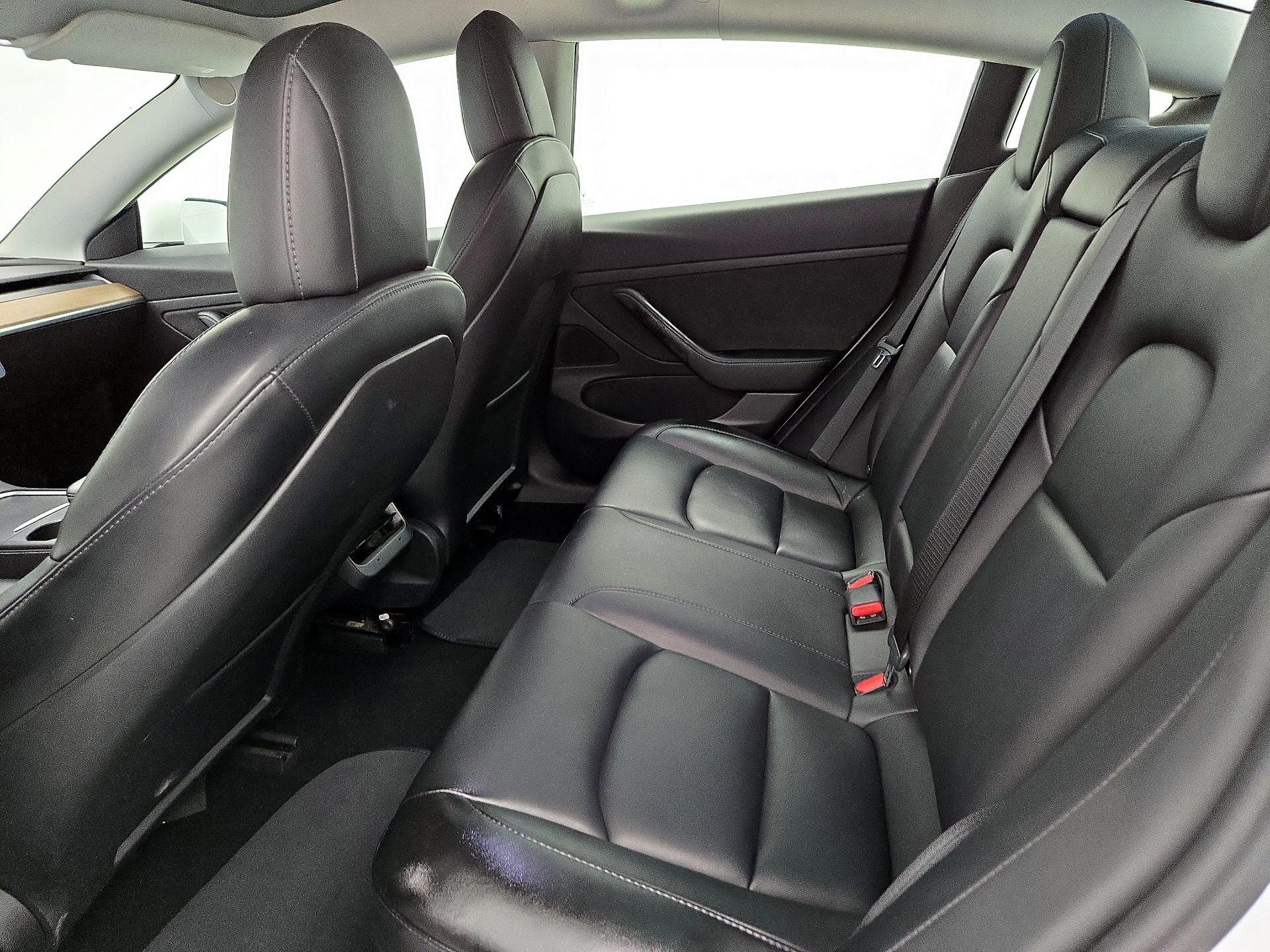 Thumbnail: 2021 Tesla Model 3 - 19