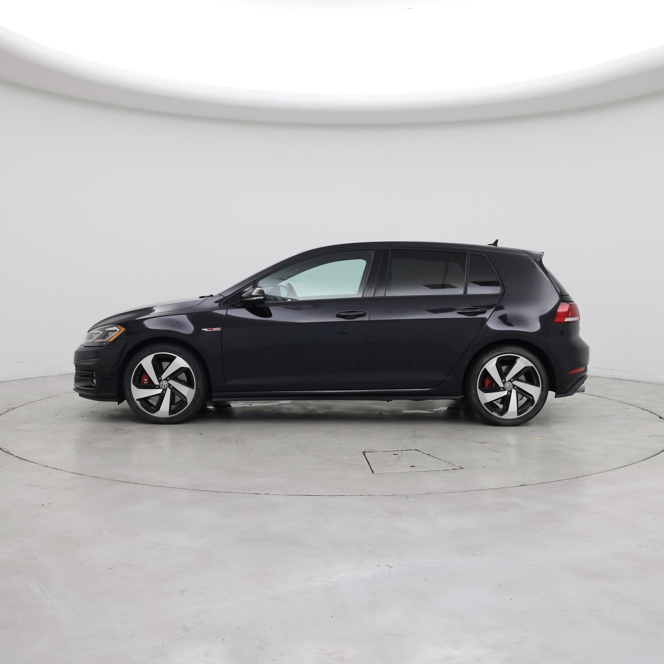 Thumbnail: 2019 Volkswagen Golf - 3