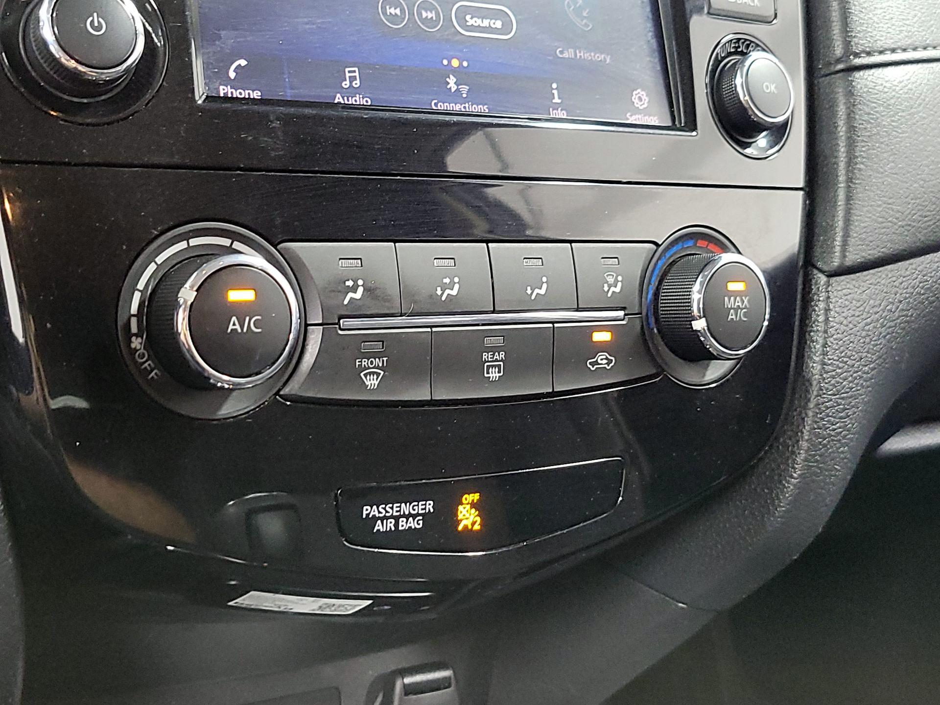 Thumbnail: 2018 Nissan Rogue - 15