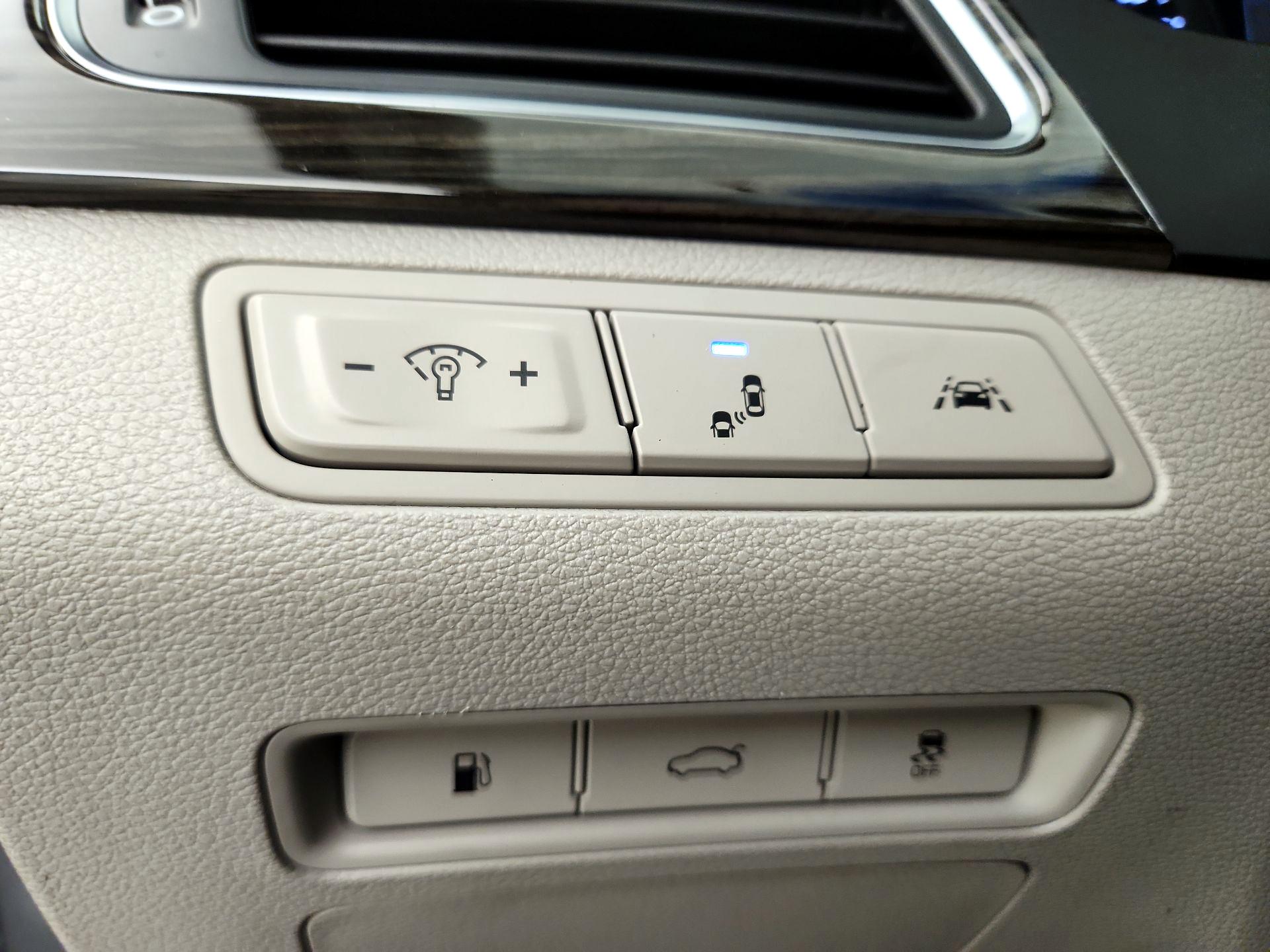 Thumbnail: 2016 Hyundai Sonata - 13