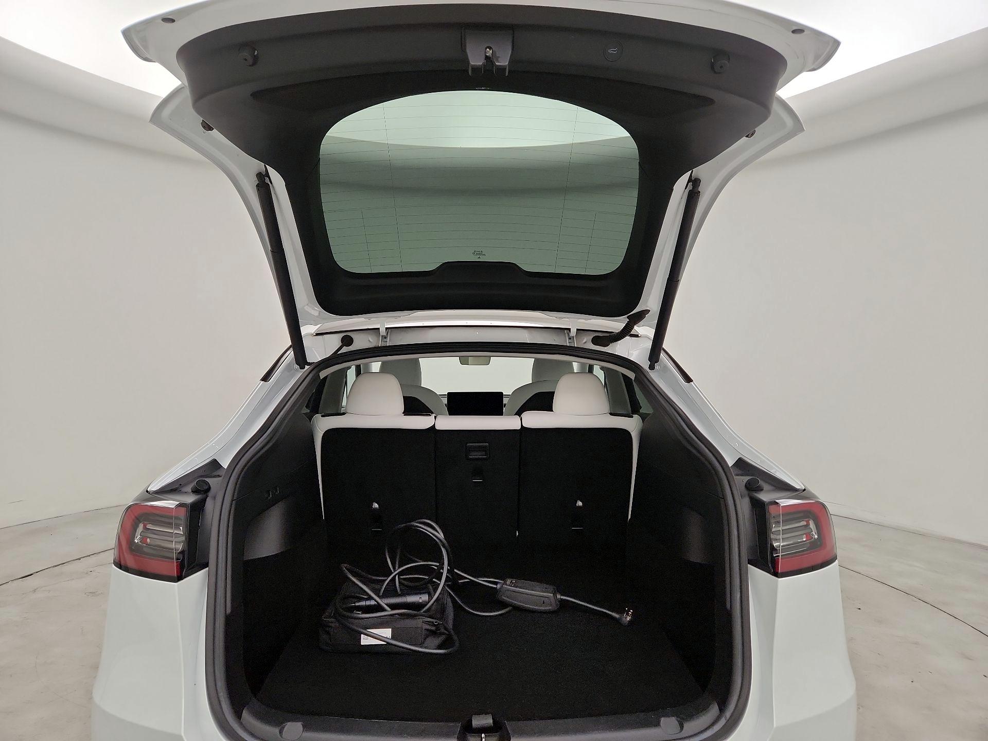 Thumbnail: 2021 Tesla Model Y - 19