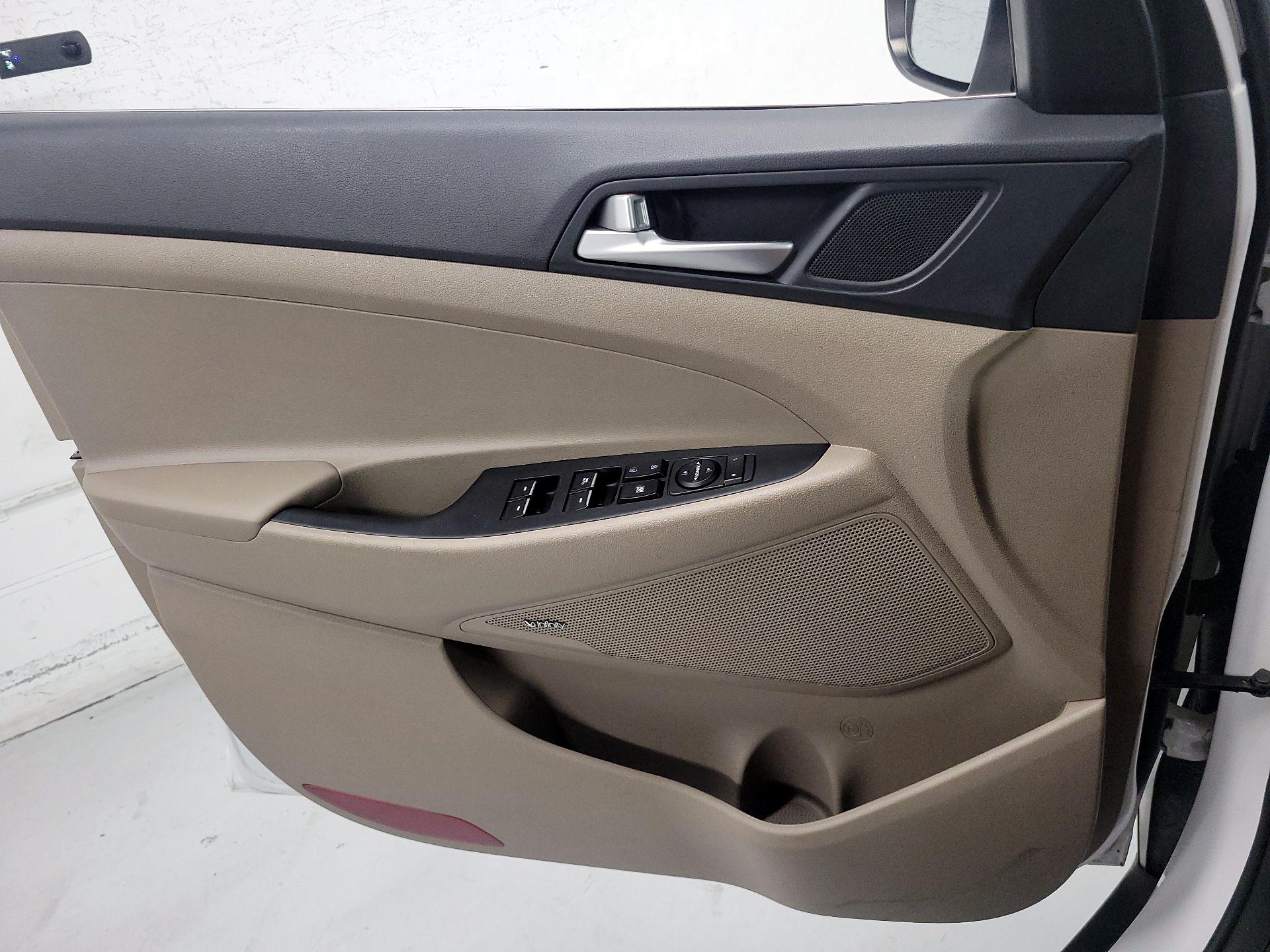 Thumbnail: 2019 Hyundai Tucson - 12