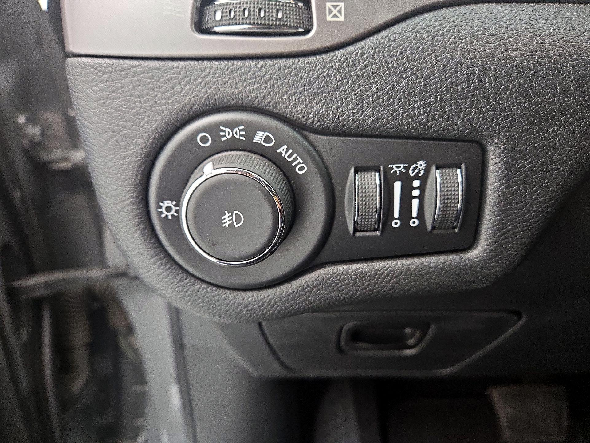 Thumbnail: 2020 Jeep Cherokee - 13