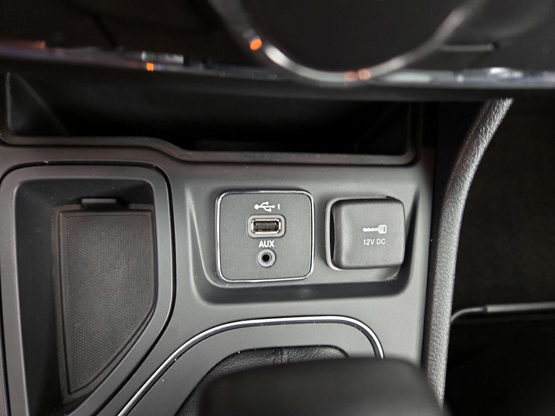 Thumbnail: 2020 Jeep Cherokee - 18