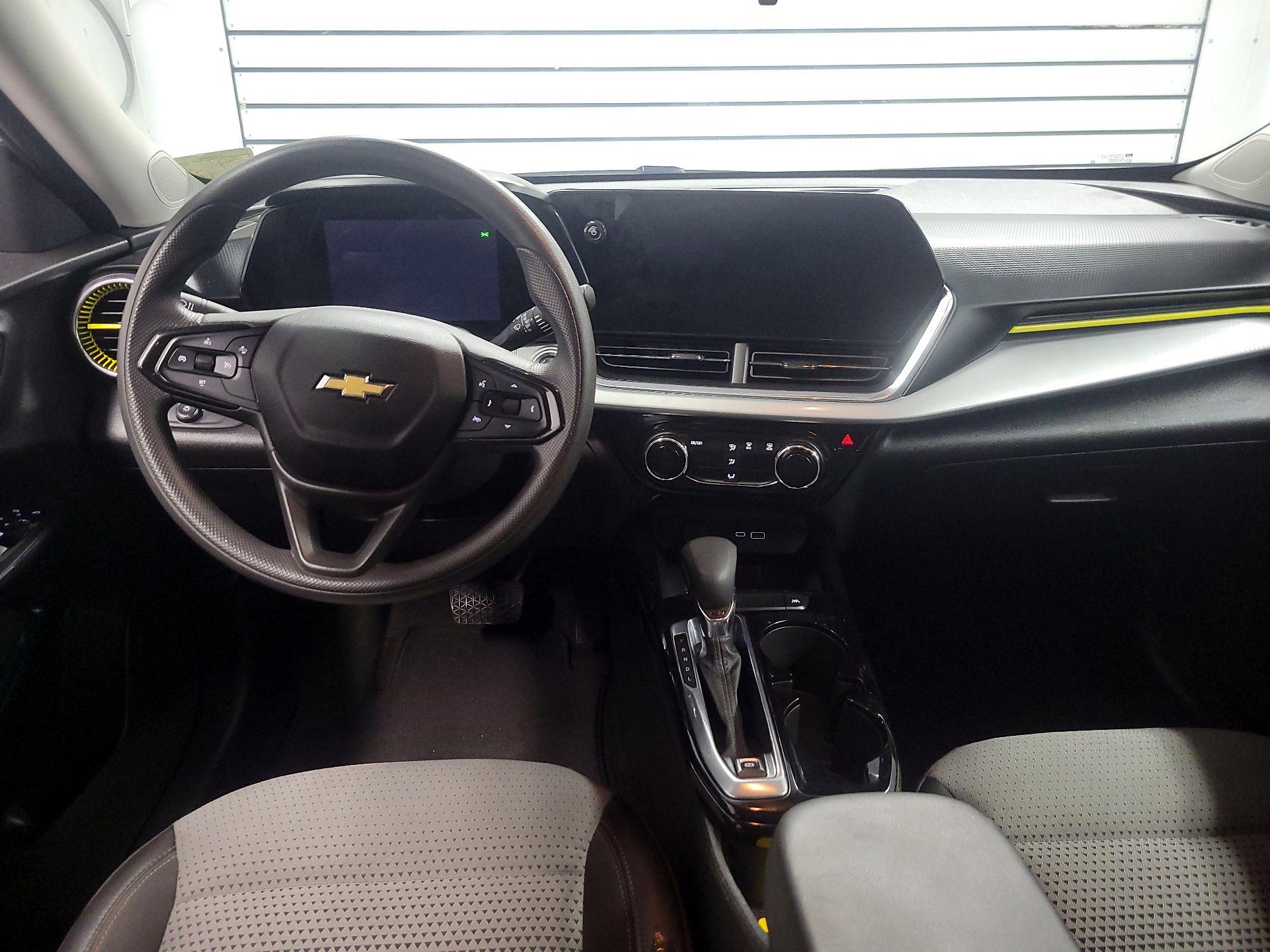 Thumbnail: 2025 Chevrolet Trax - 9