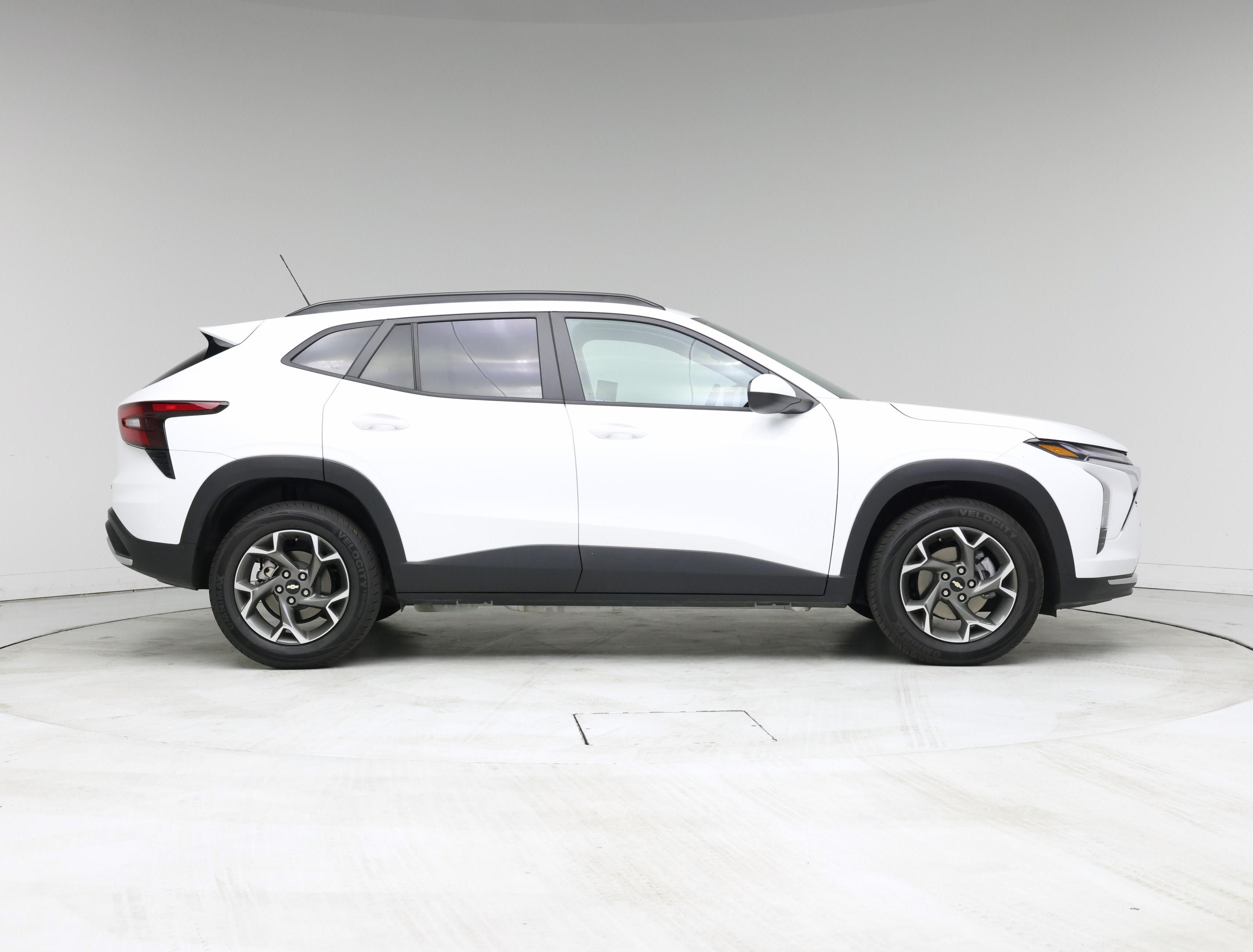 Thumbnail: 2025 Chevrolet Trax - 7
