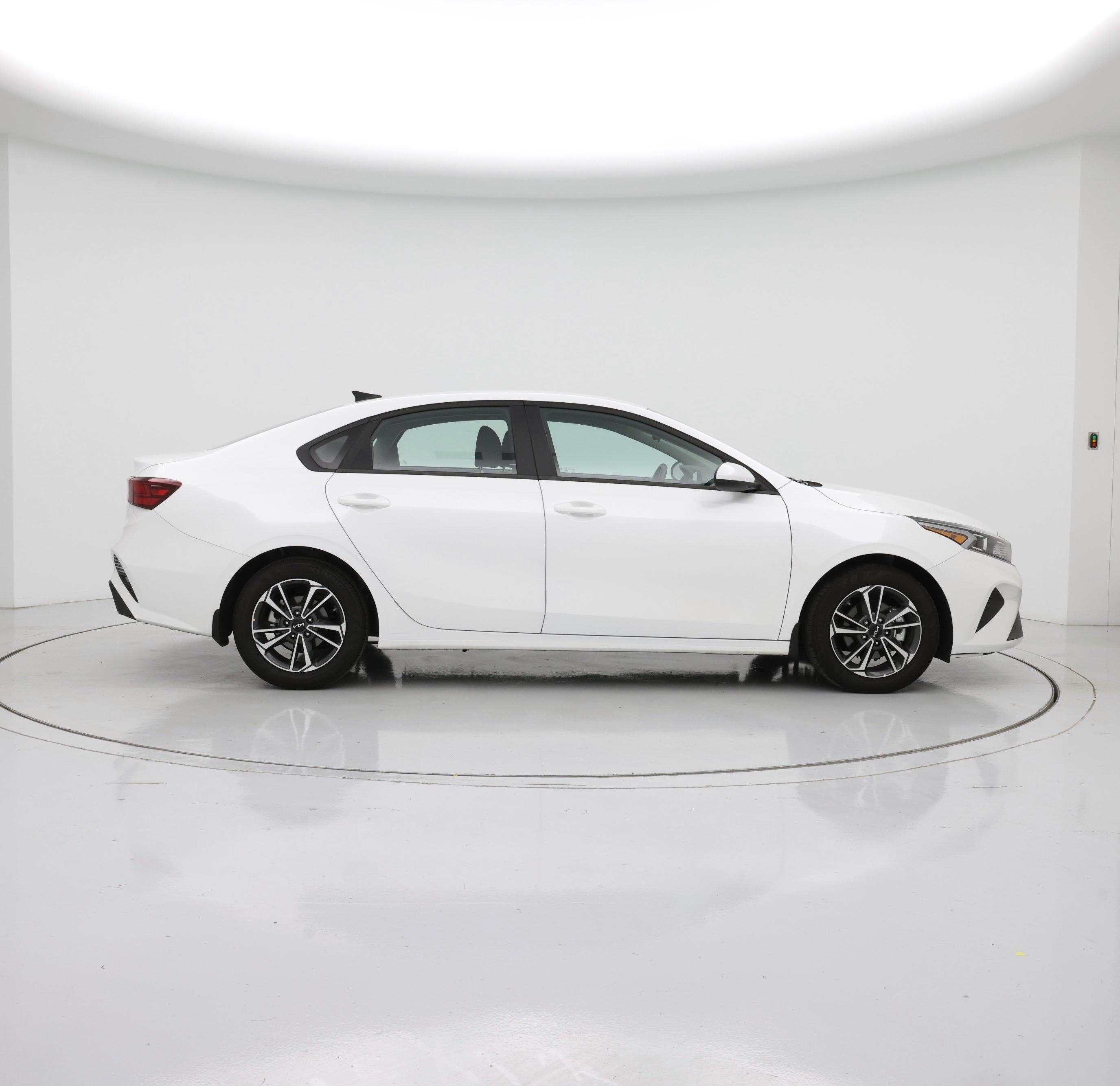 Thumbnail: 2024 Kia Forte - 7
