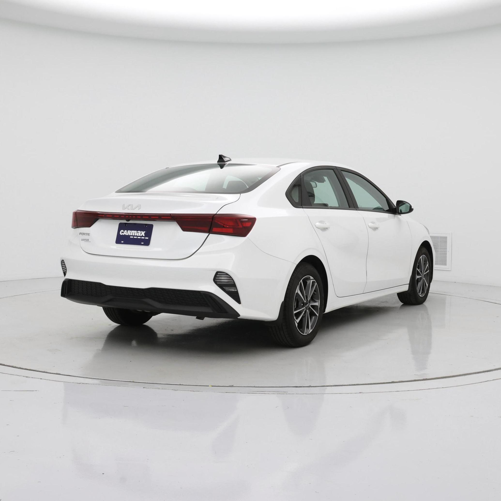 Thumbnail: 2024 Kia Forte - 8