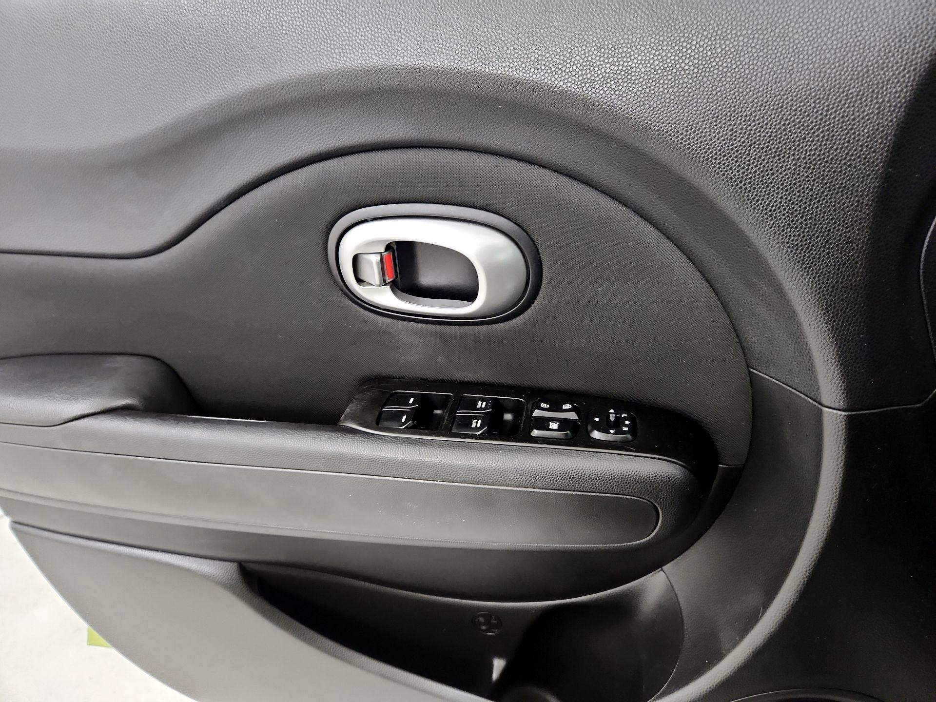 Thumbnail: 2014 Kia Soul - 12