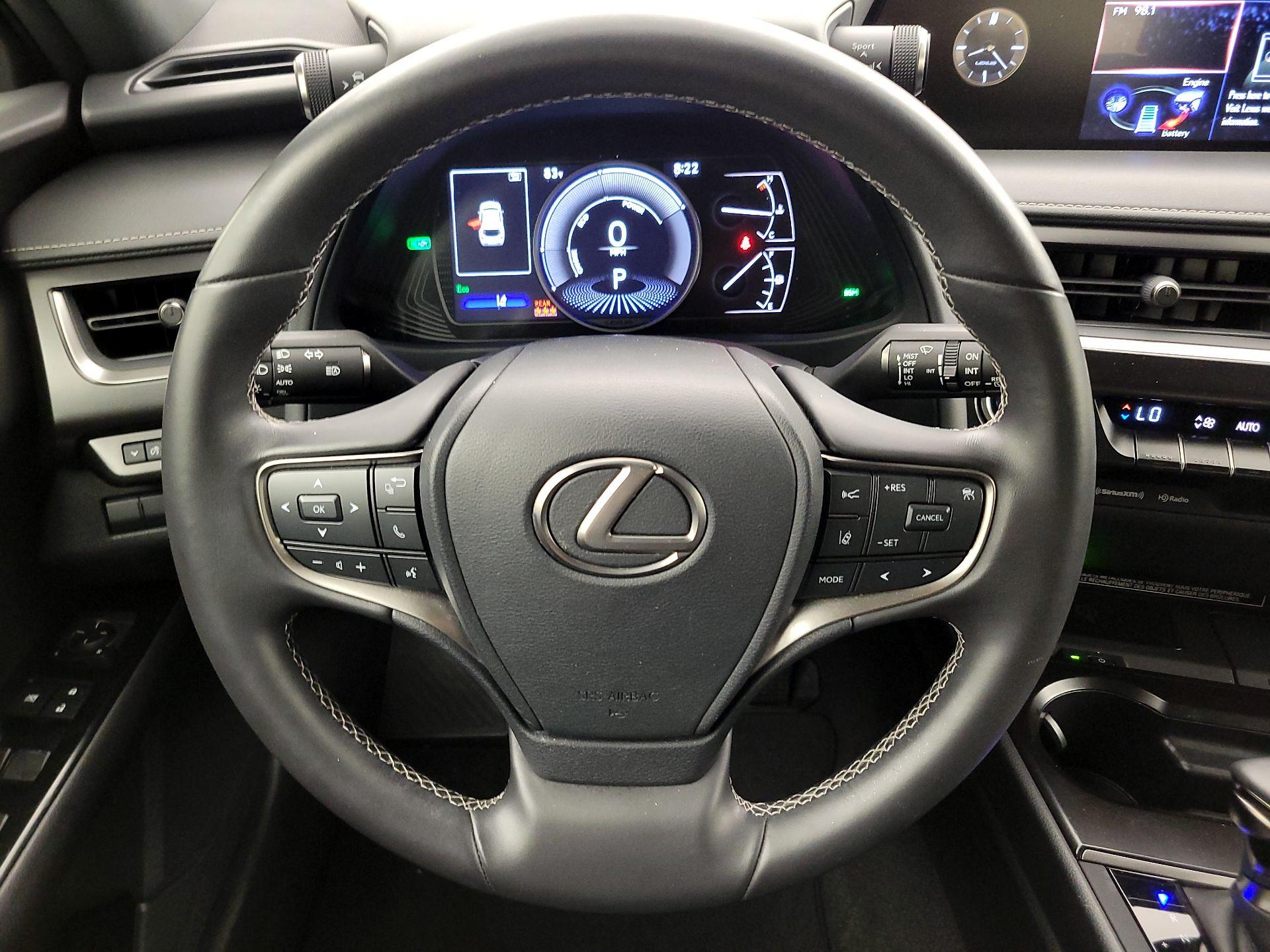 Thumbnail: 2022 Lexus UX - 10