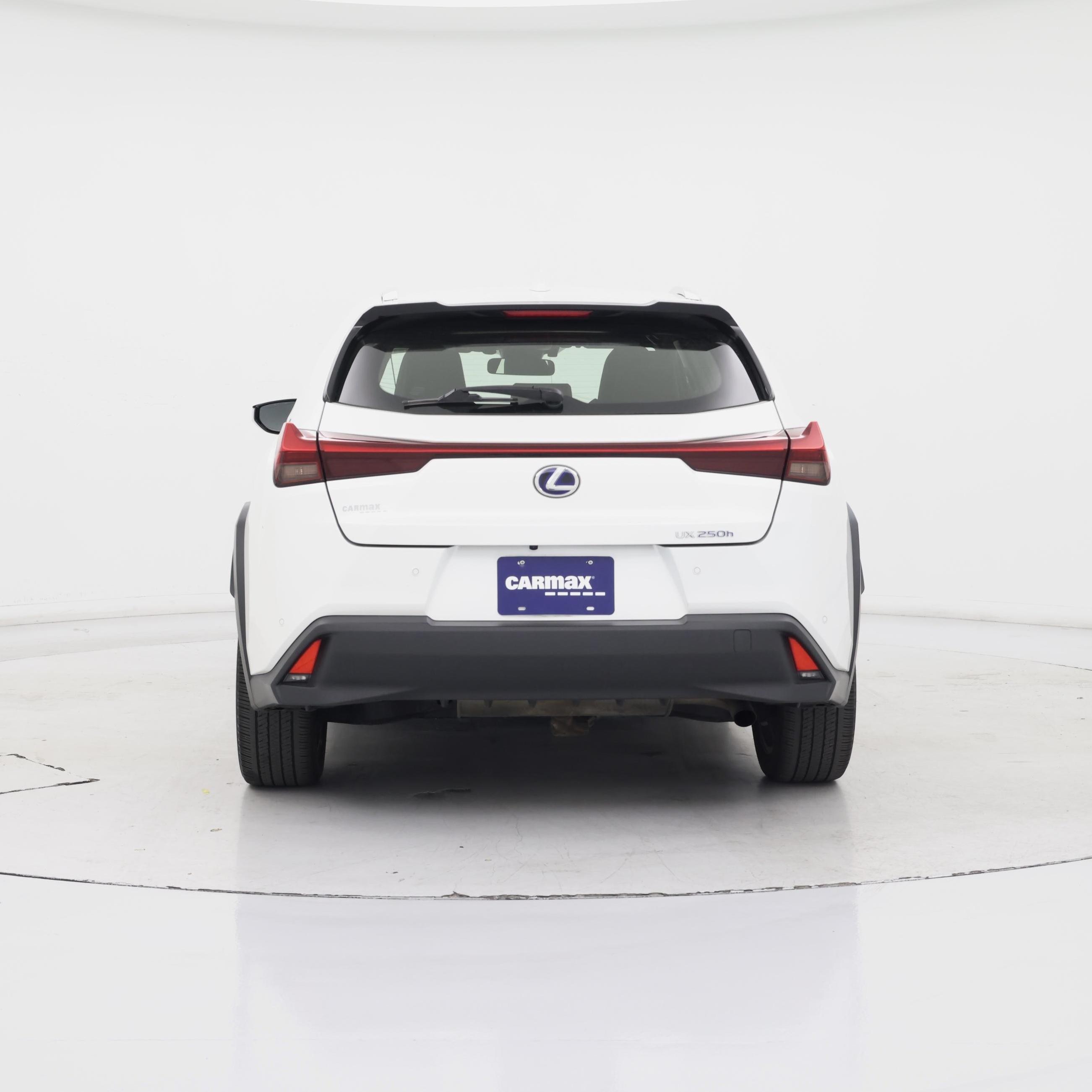 Thumbnail: 2022 Lexus UX - 6