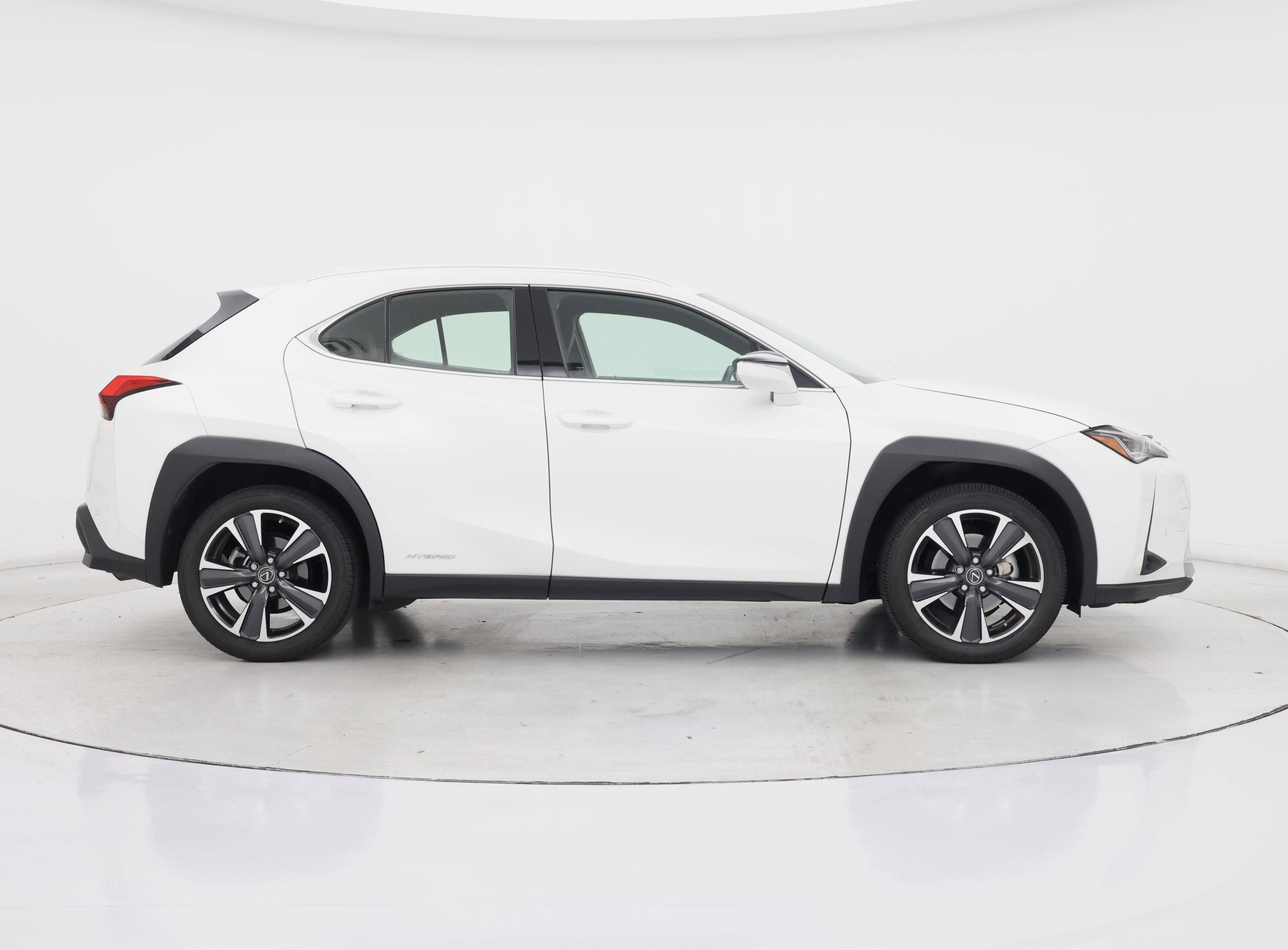 Thumbnail: 2022 Lexus UX - 7