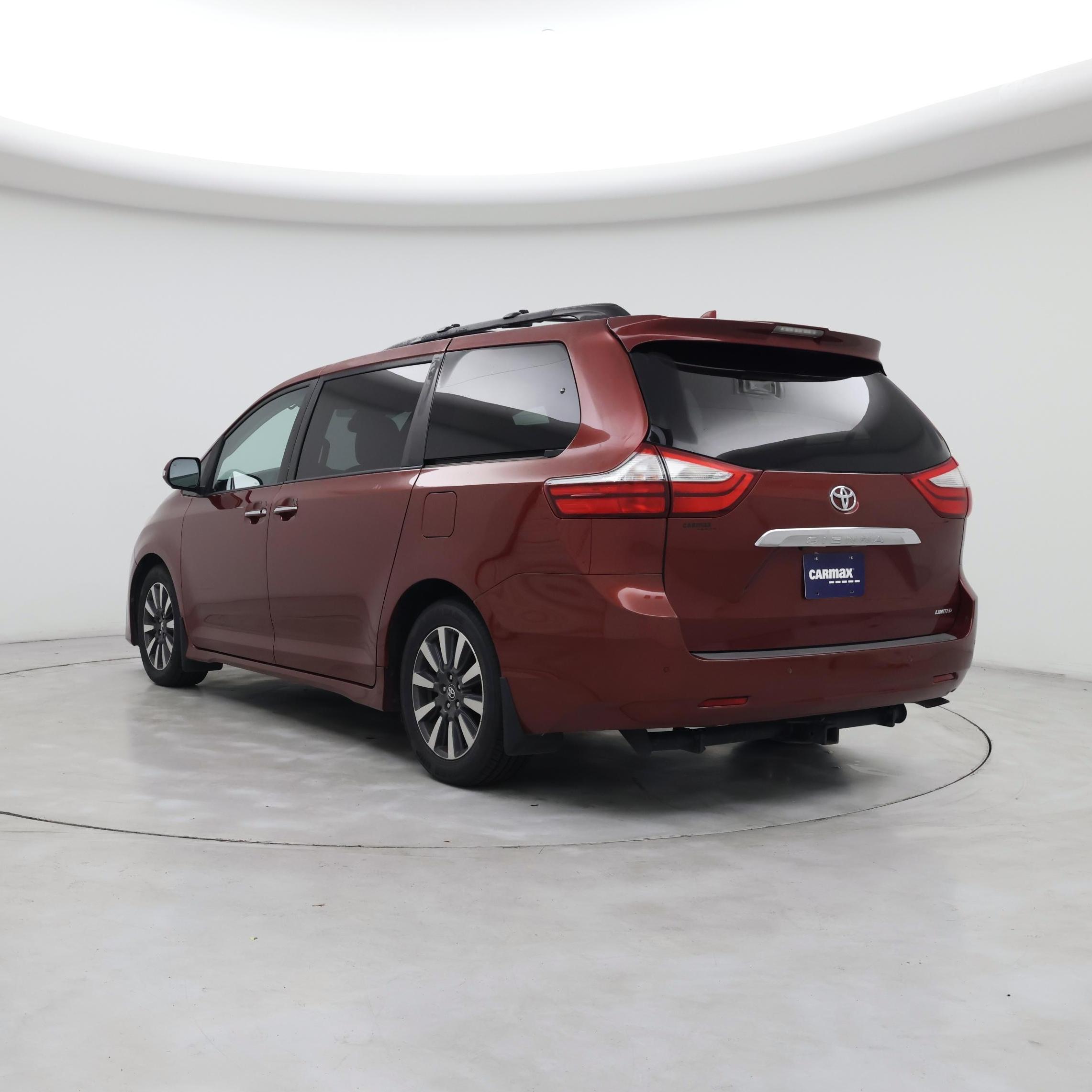Thumbnail: 2018 Toyota Sienna - 2