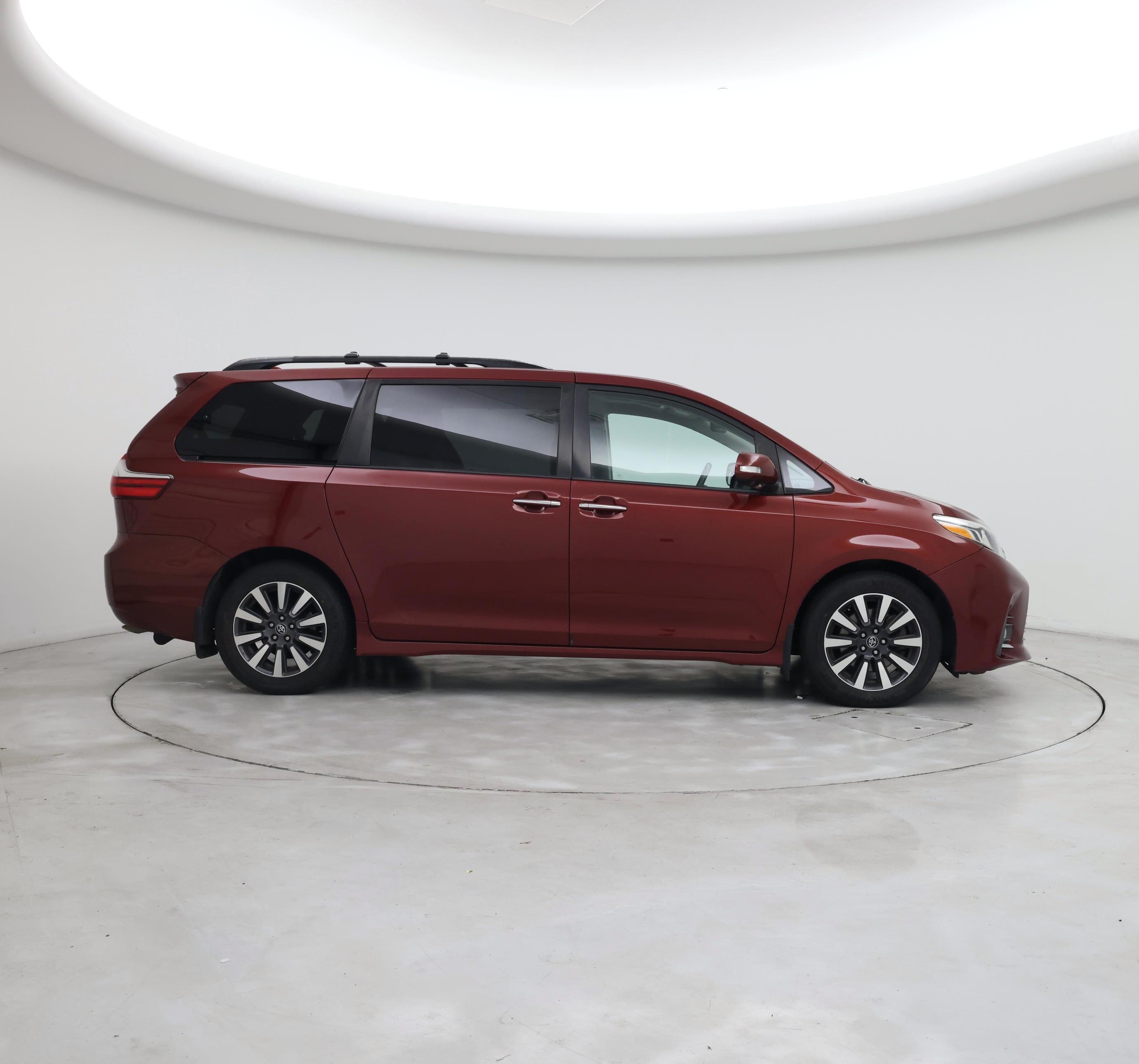 Thumbnail: 2018 Toyota Sienna - 7