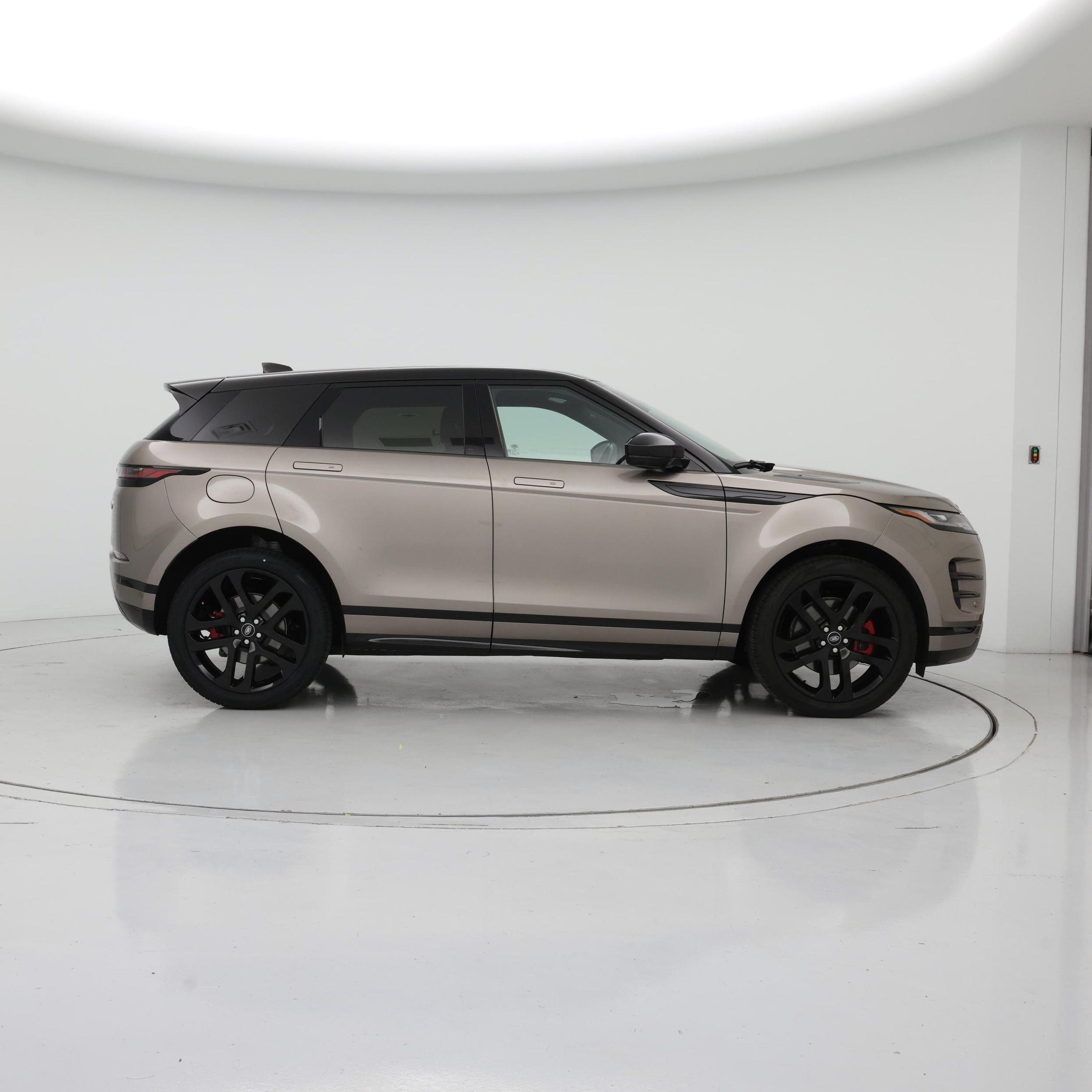 Thumbnail: 2023 Land Rover Range Rover Evoque - 7