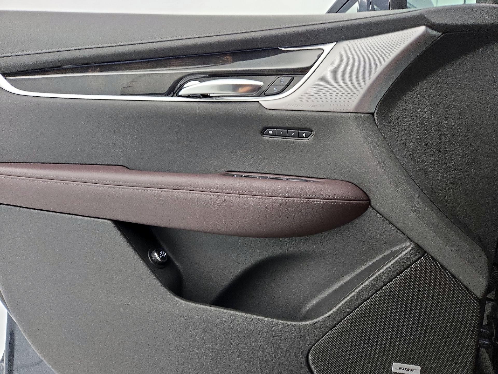 Thumbnail: 2020 Cadillac XT6 - 12