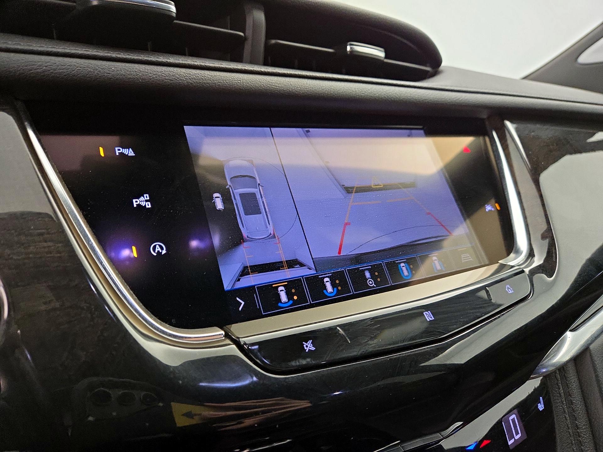 Thumbnail: 2020 Cadillac XT6 - 14