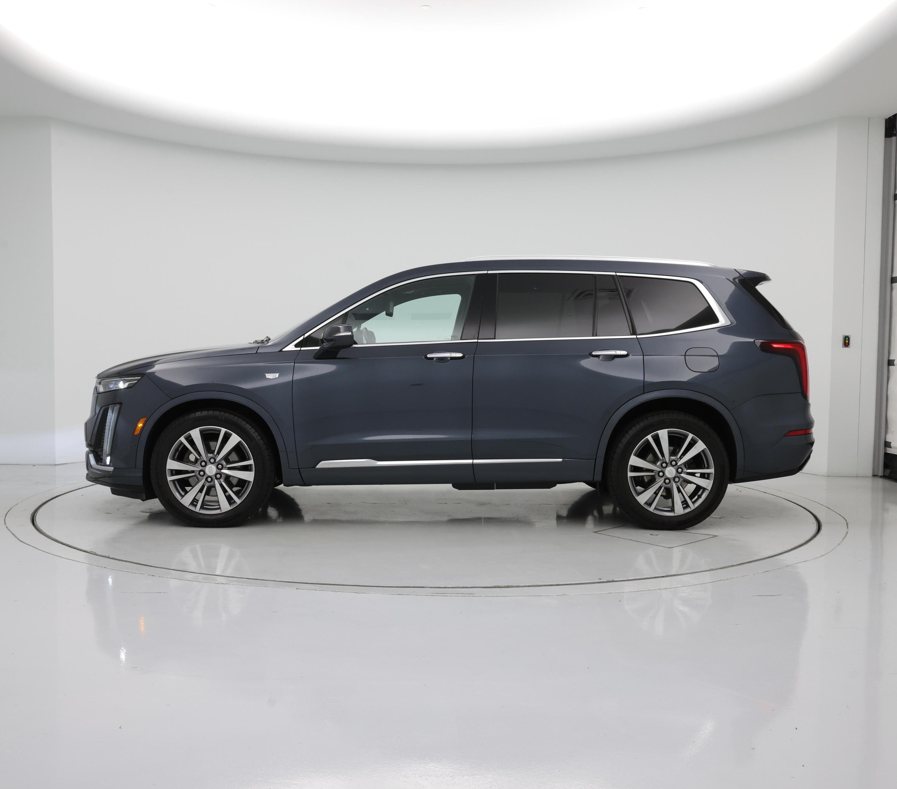 Thumbnail: 2020 Cadillac XT6 - 3