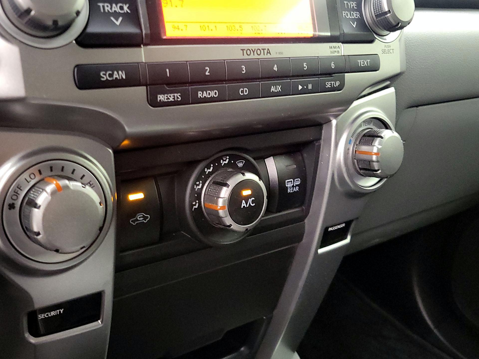 Thumbnail: 2013 Toyota 4Runner - 15