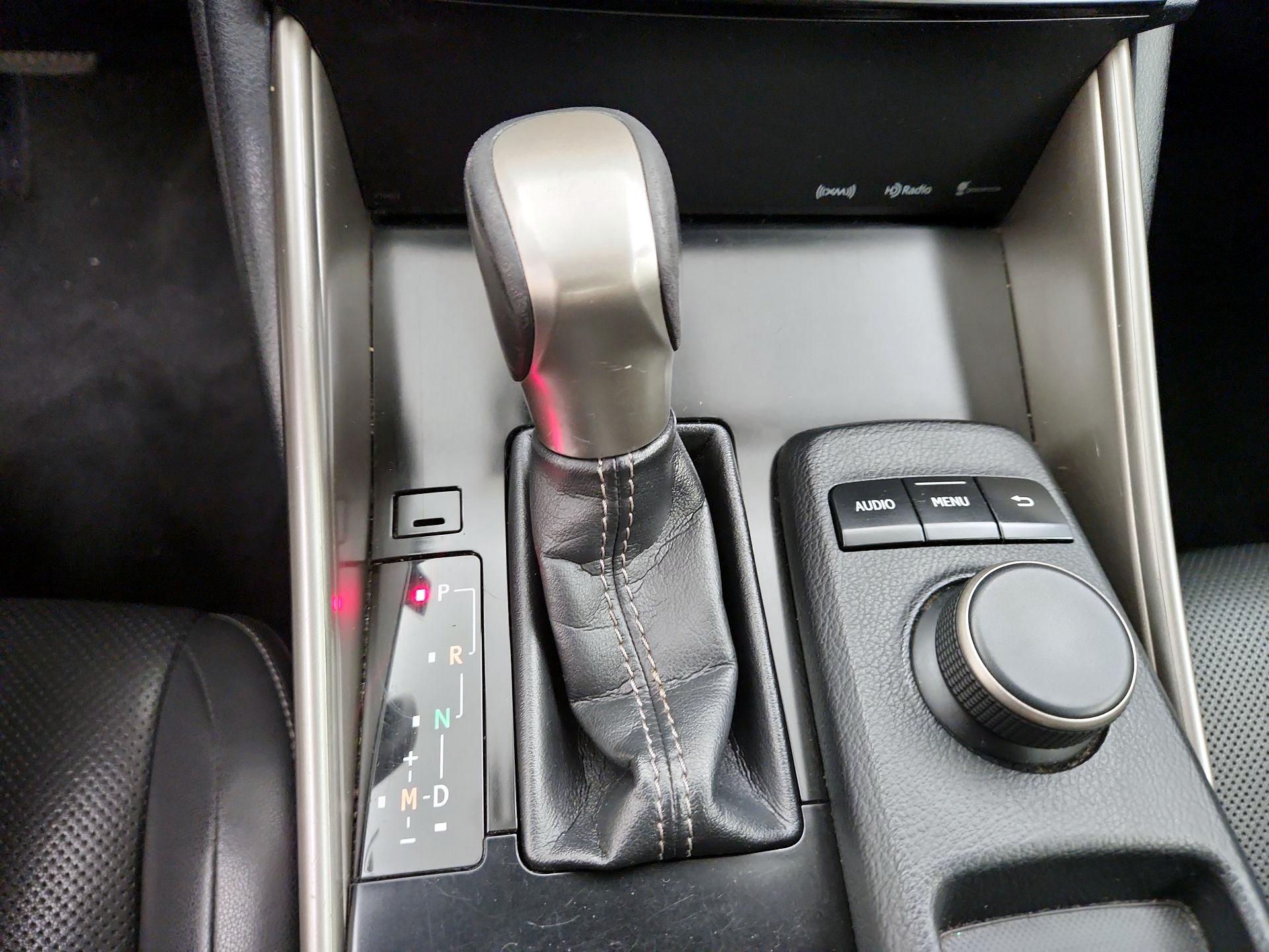 Thumbnail: 2014 Lexus IS - 16