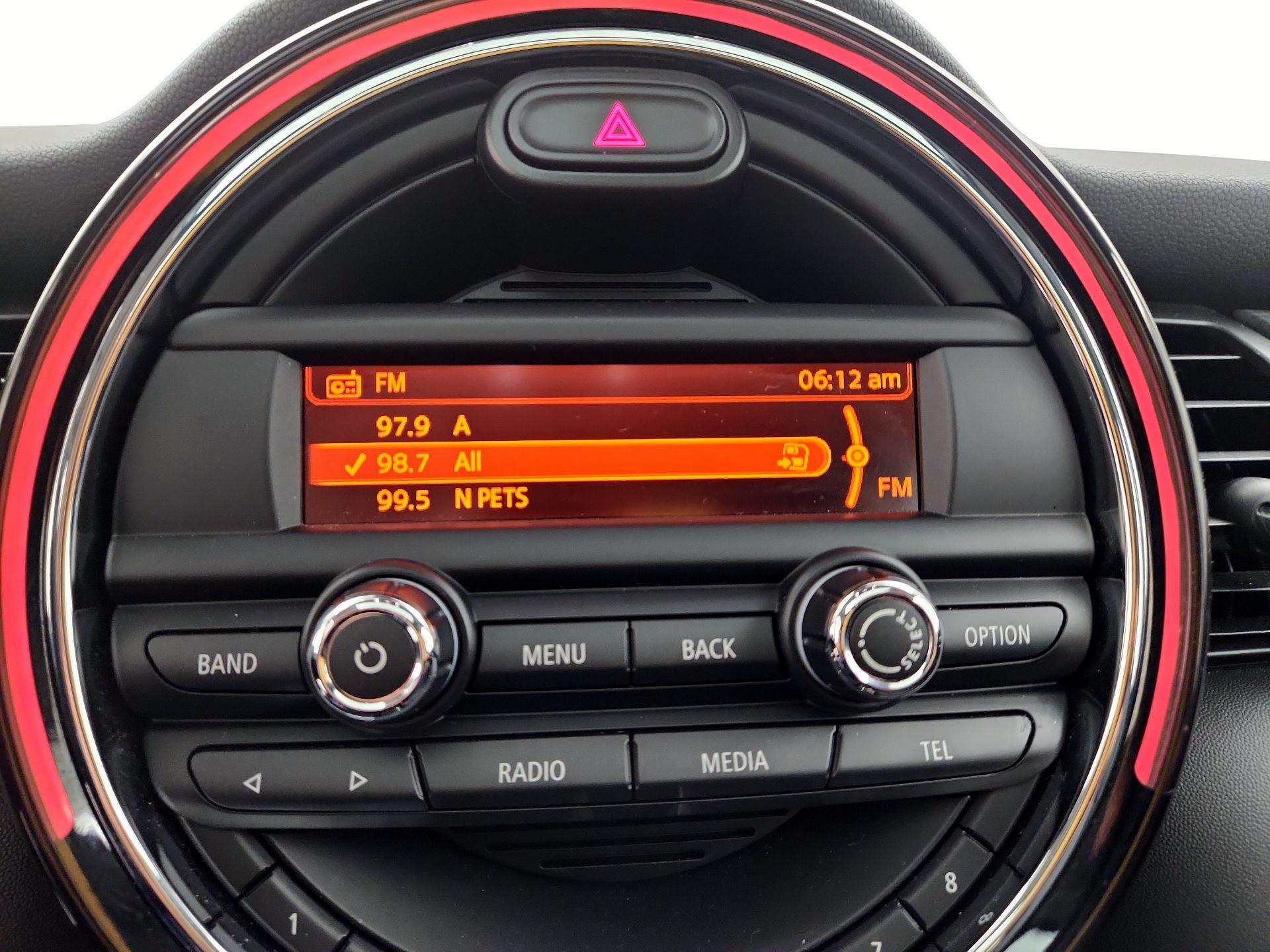 Thumbnail: 2015 MINI Cooper Hardtop - 14