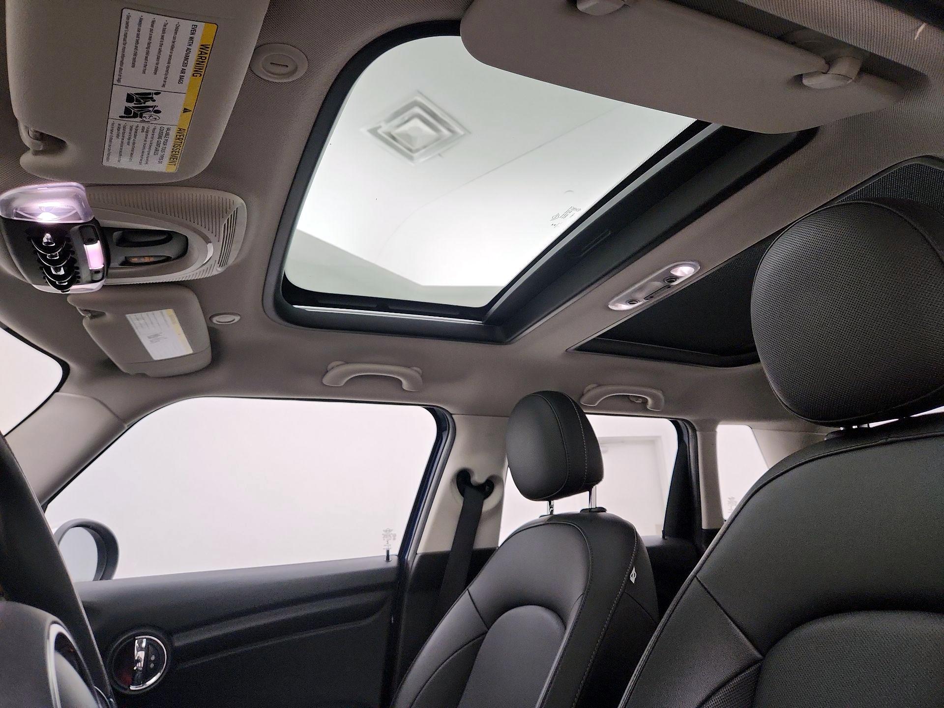 Thumbnail: 2015 MINI Cooper Hardtop - 18