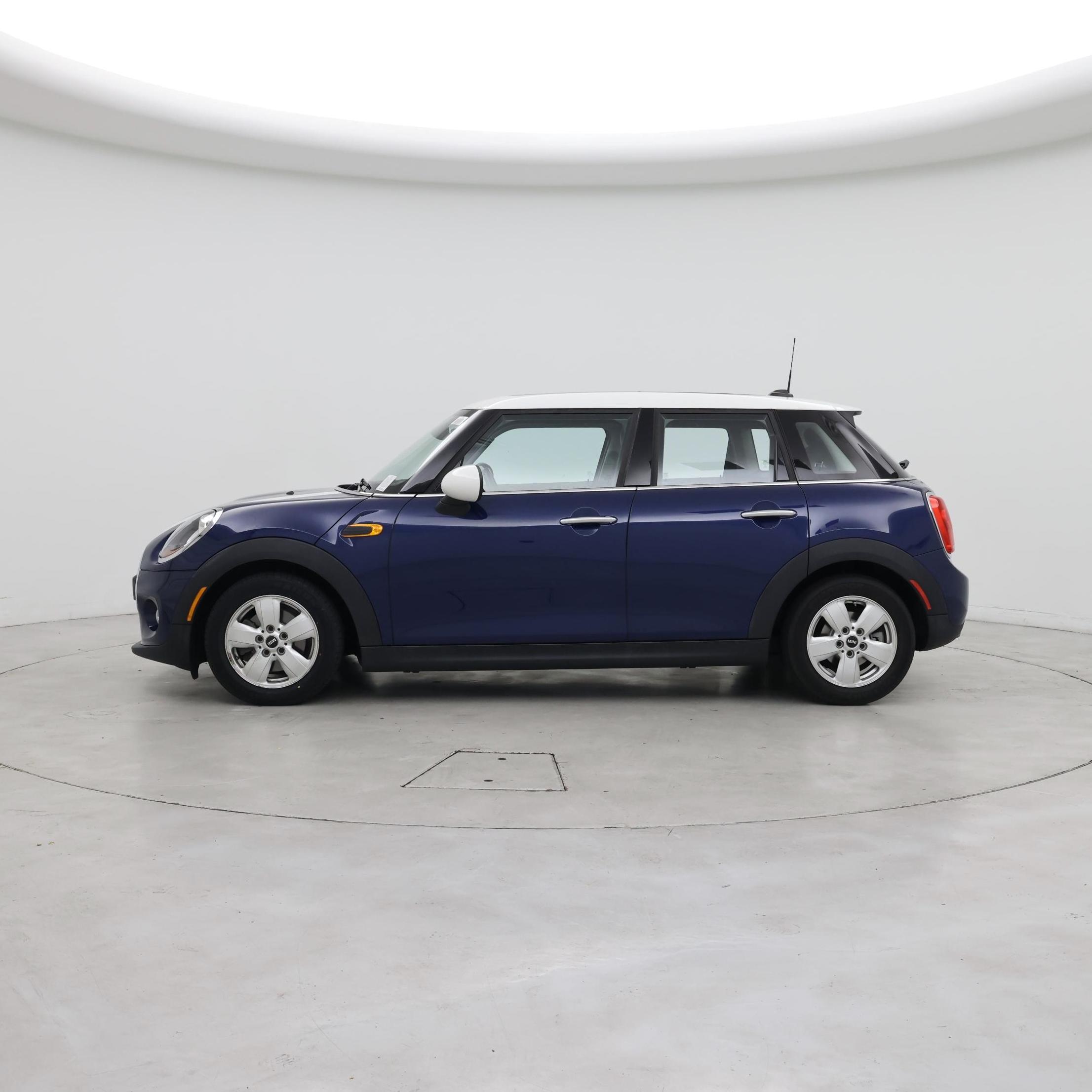 Thumbnail: 2015 MINI Cooper Hardtop - 3