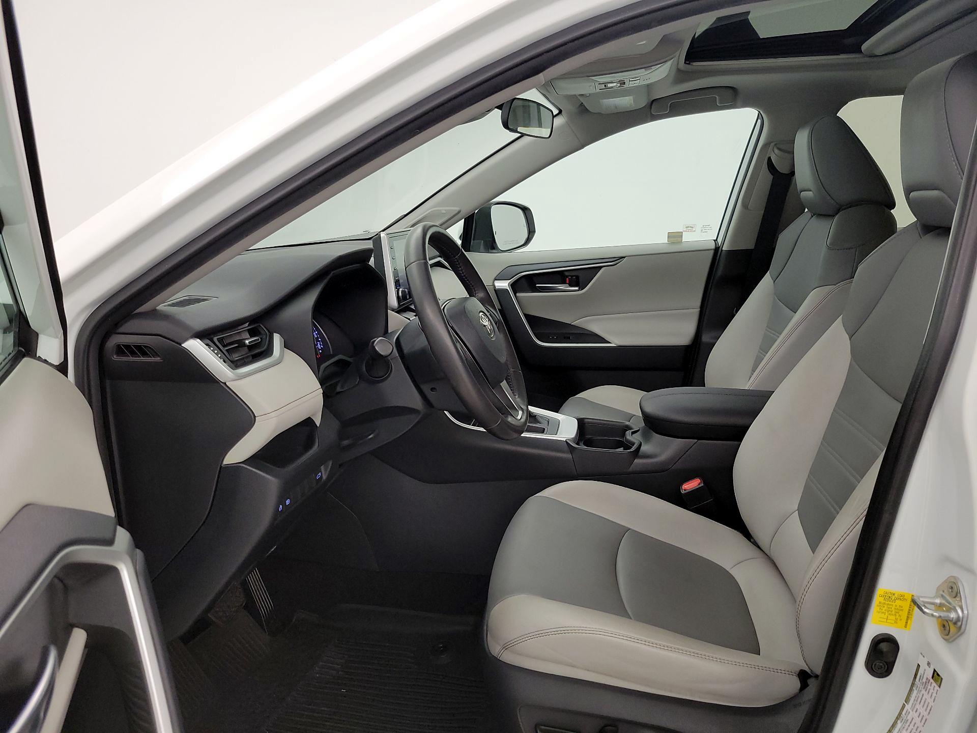 Thumbnail: 2019 Toyota RAV4 - 11