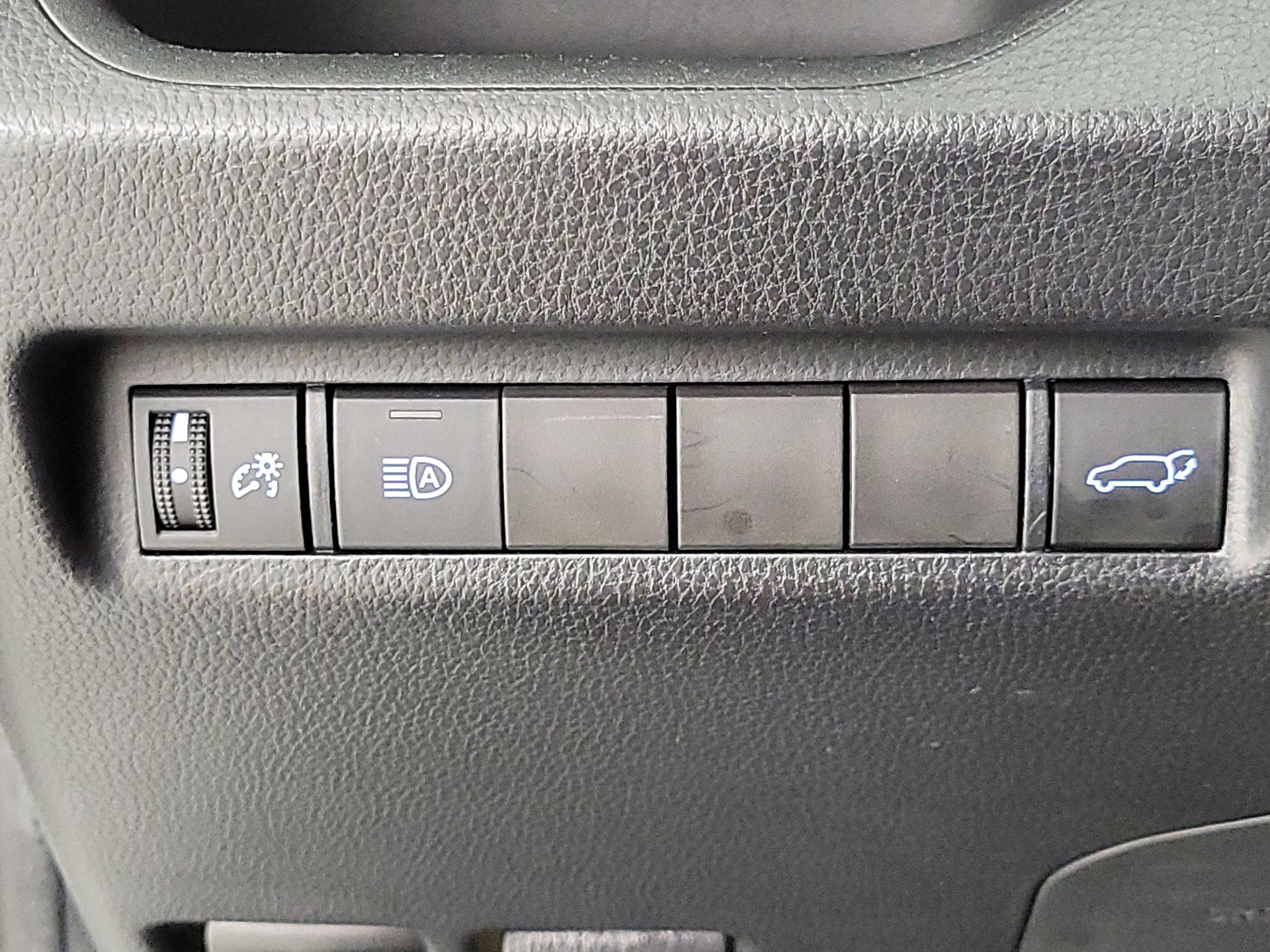 Thumbnail: 2019 Toyota RAV4 - 13