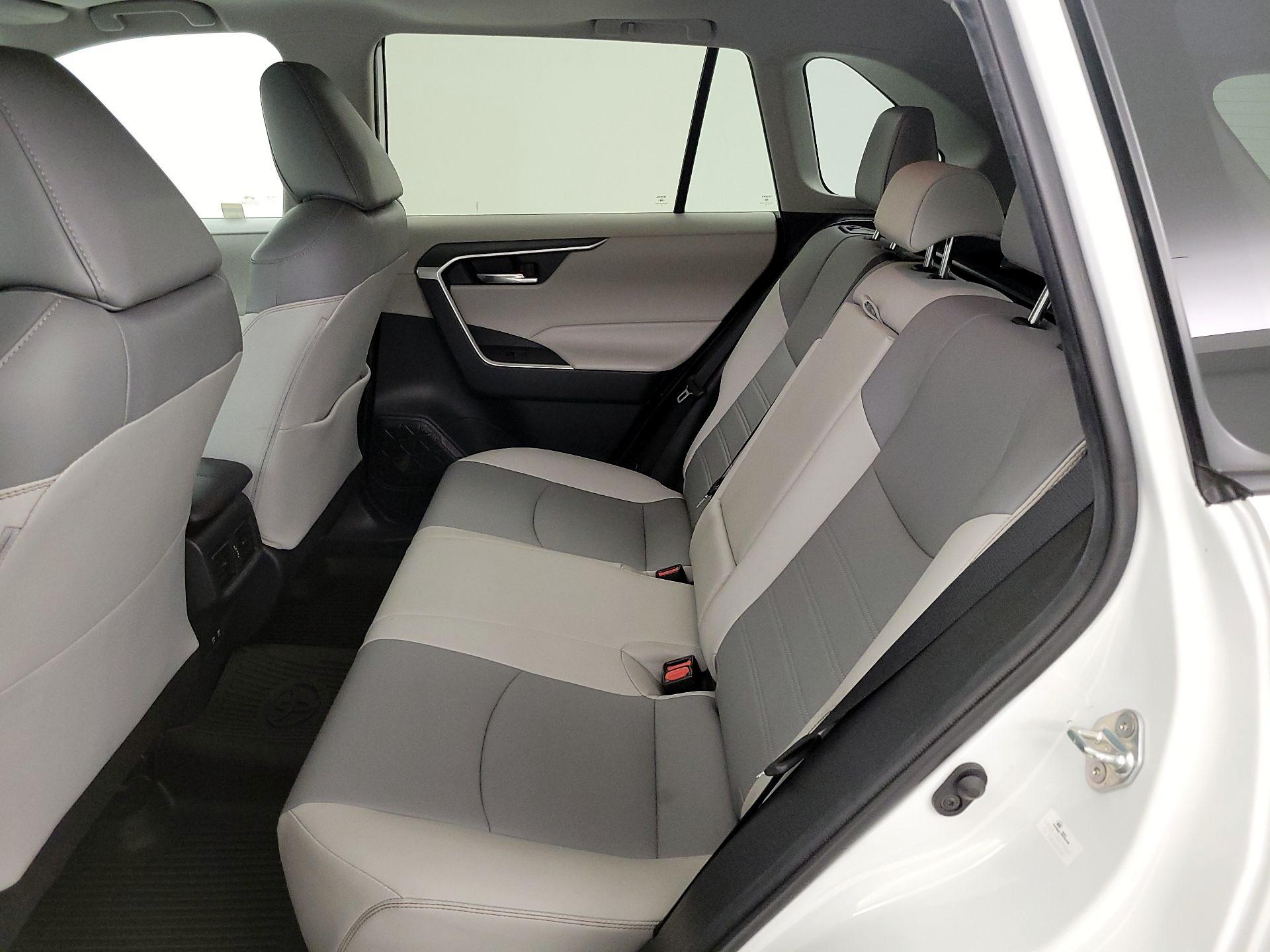 Thumbnail: 2019 Toyota RAV4 - 20