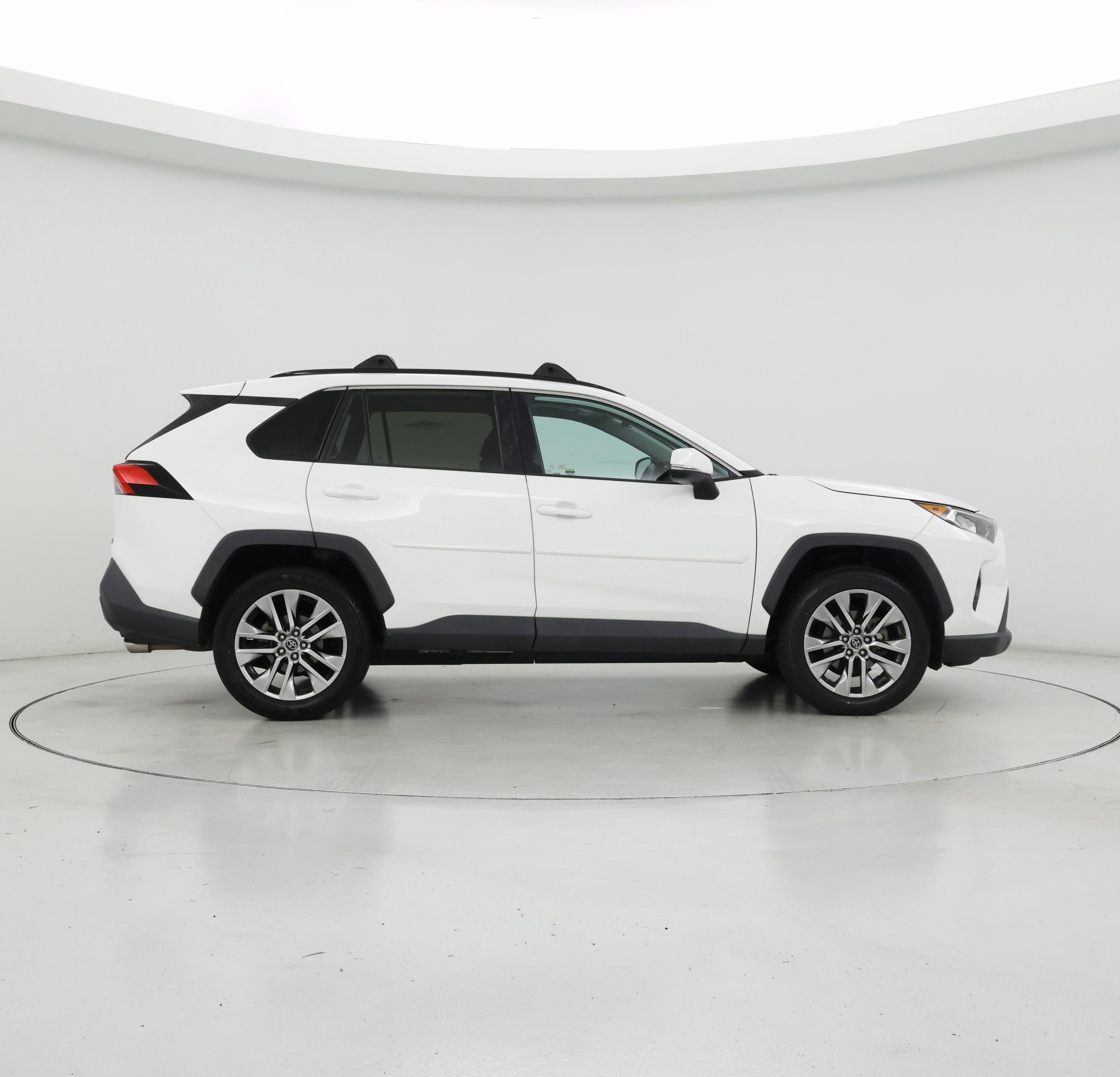 Thumbnail: 2019 Toyota RAV4 - 7