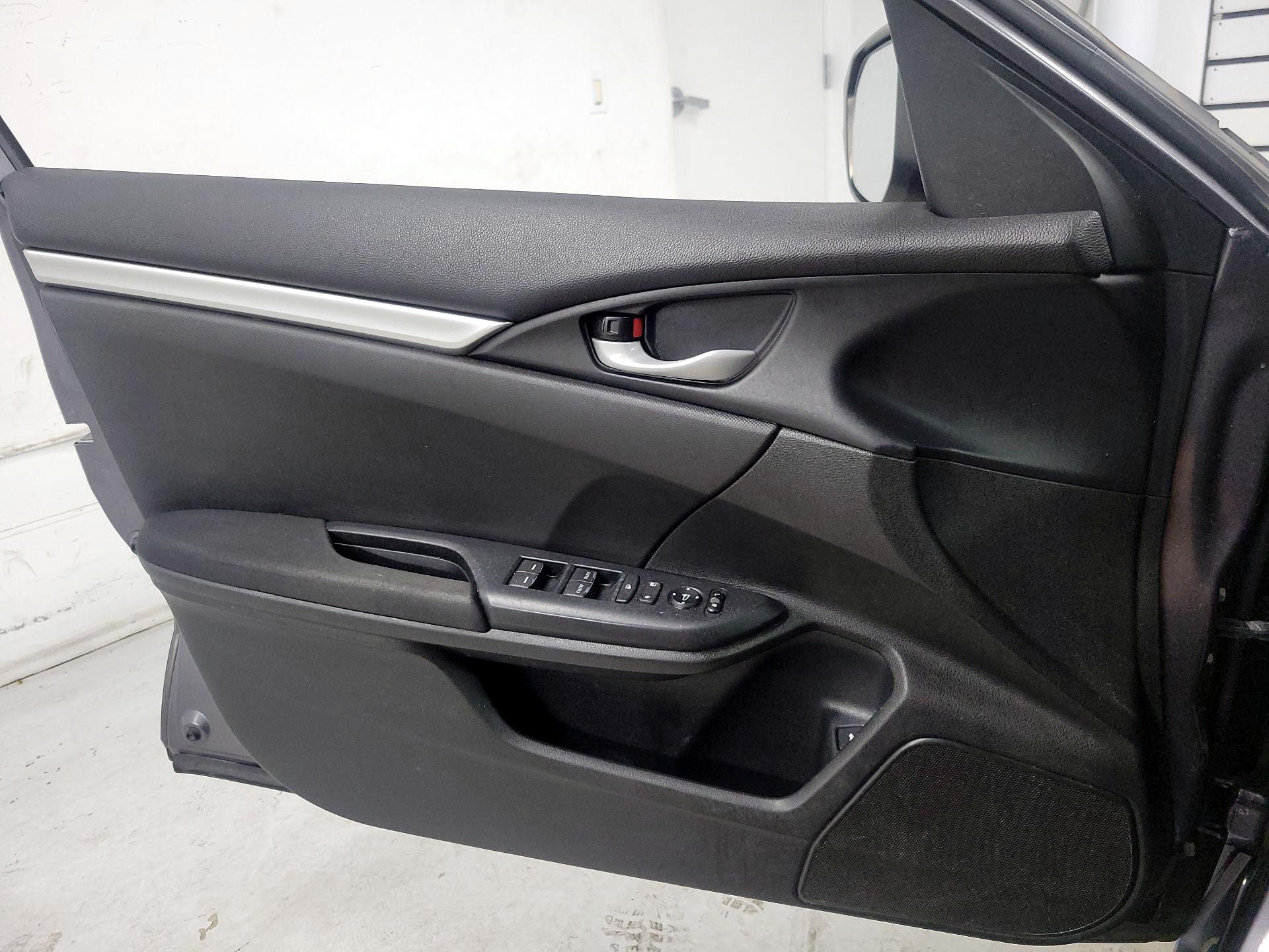 Thumbnail: 2016 Honda Civic - 12