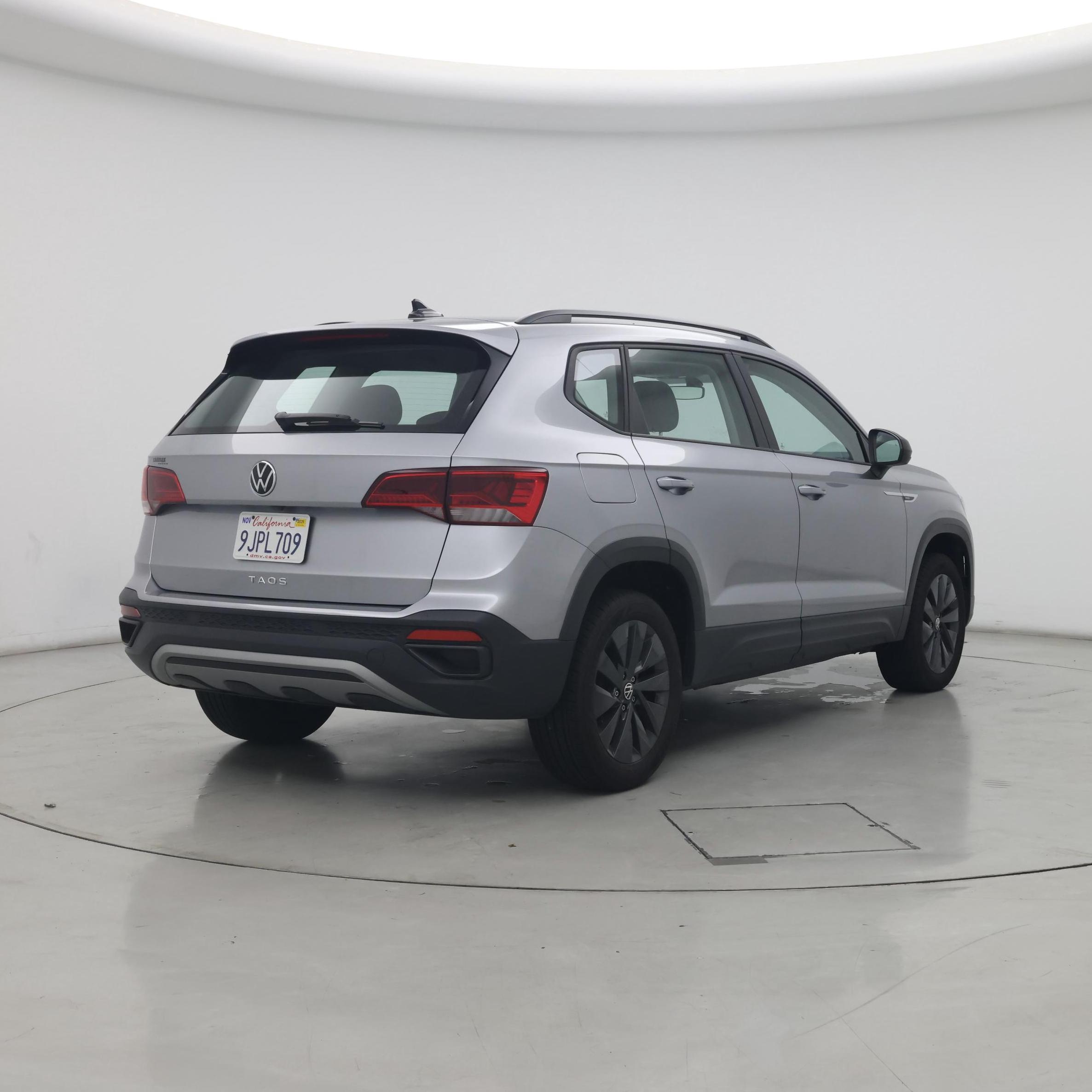 Thumbnail: 2023 Volkswagen Taos - 8