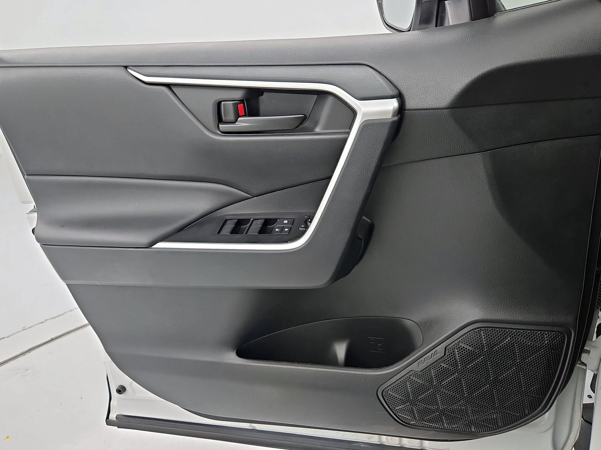 Thumbnail: 2023 Toyota RAV4 - 12
