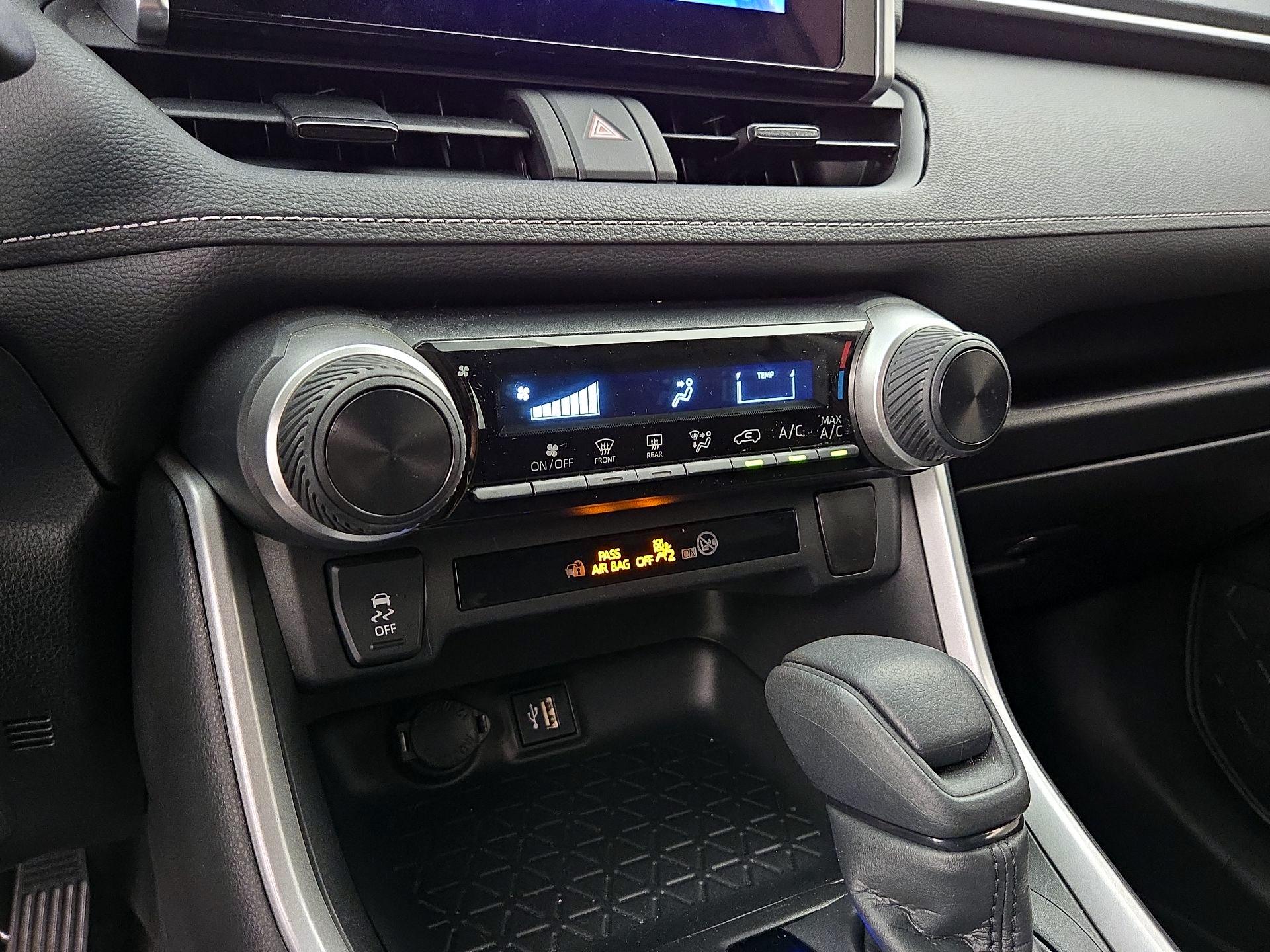 Thumbnail: 2023 Toyota RAV4 - 16