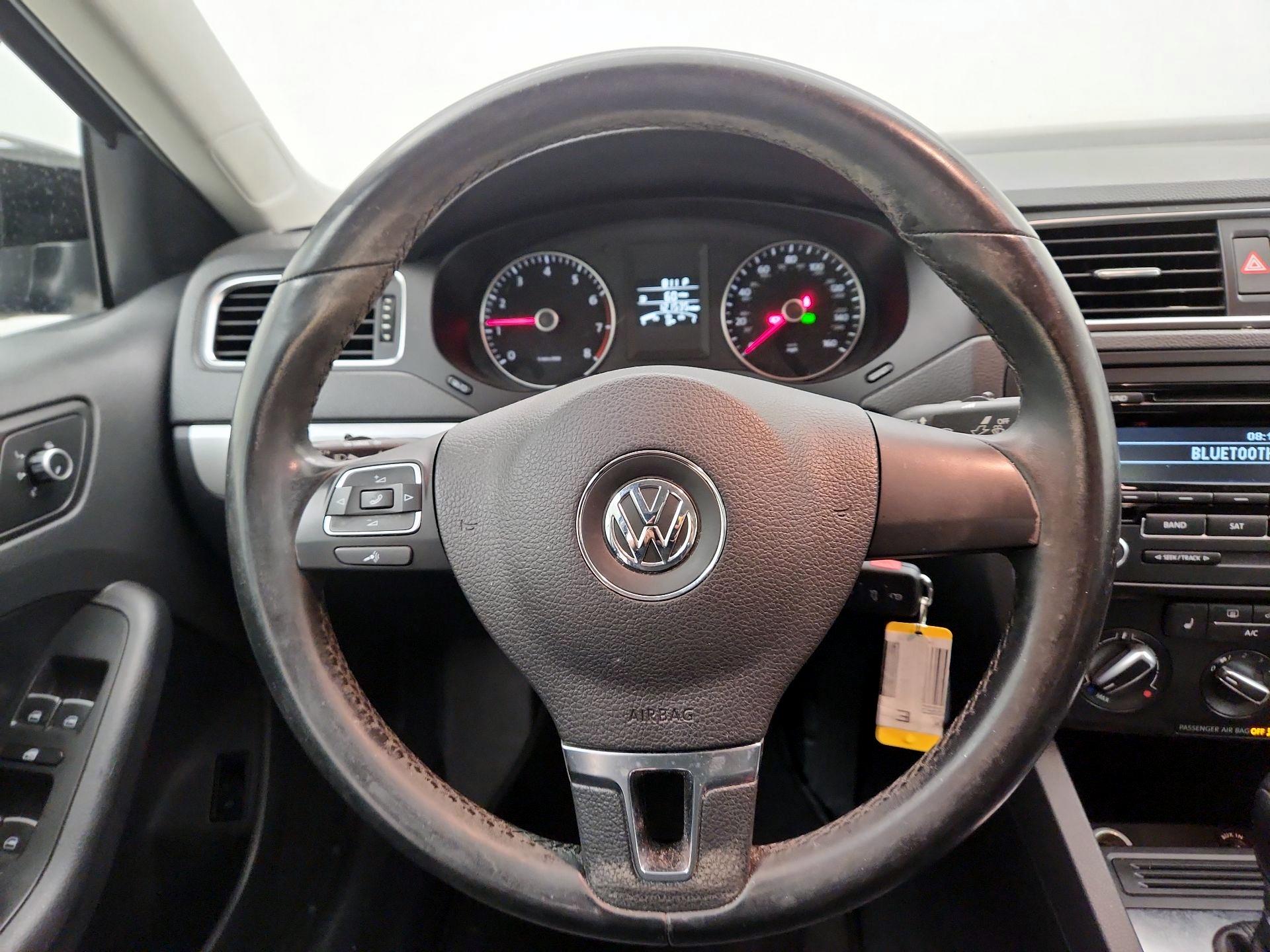 Thumbnail: 2014 Volkswagen Jetta - 10
