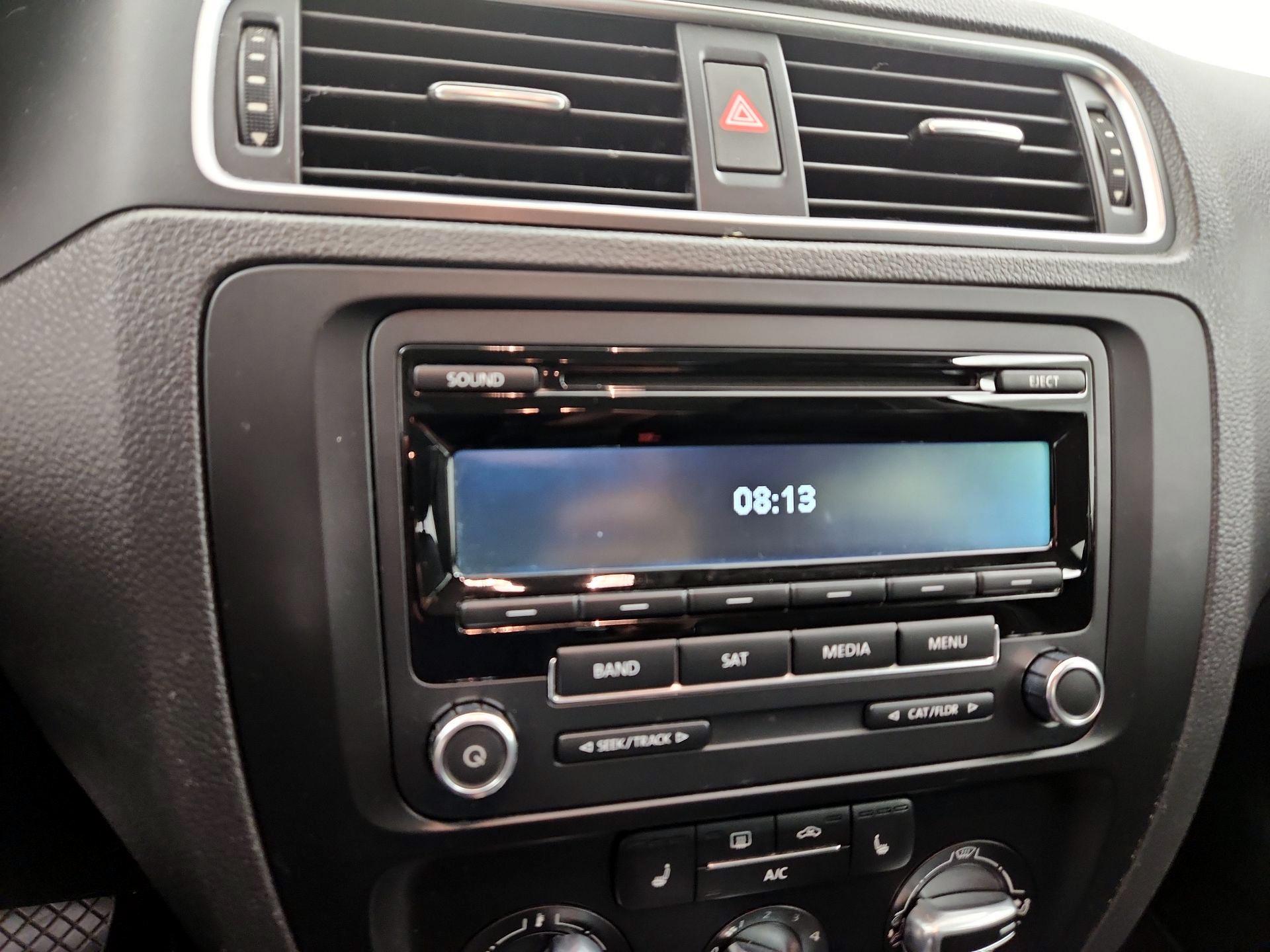 Thumbnail: 2014 Volkswagen Jetta - 14