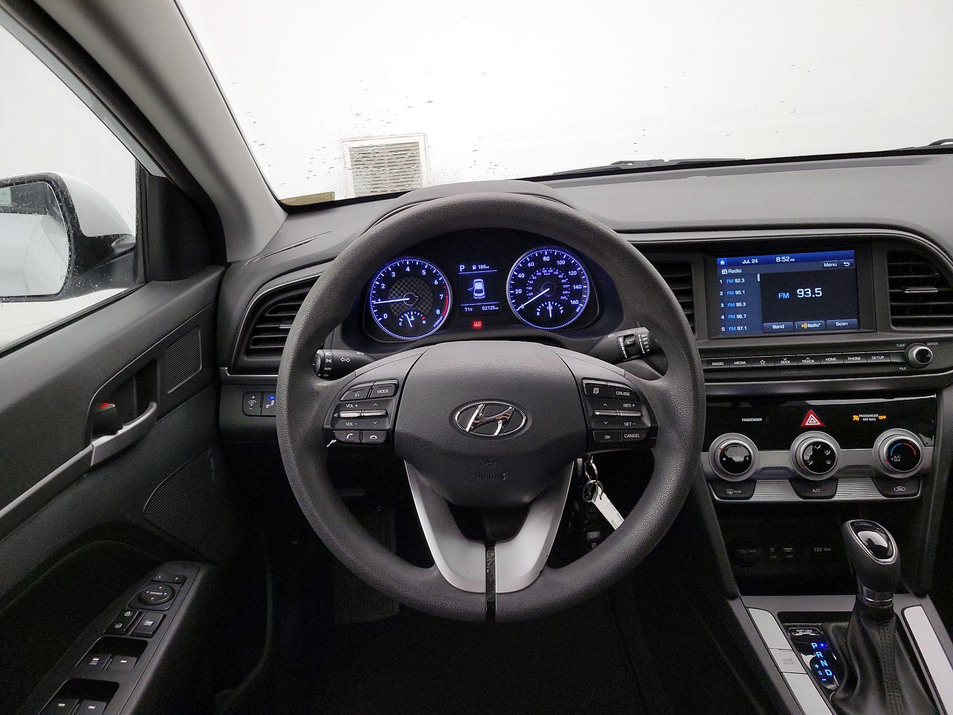 Thumbnail: 2019 Hyundai Elantra - 10