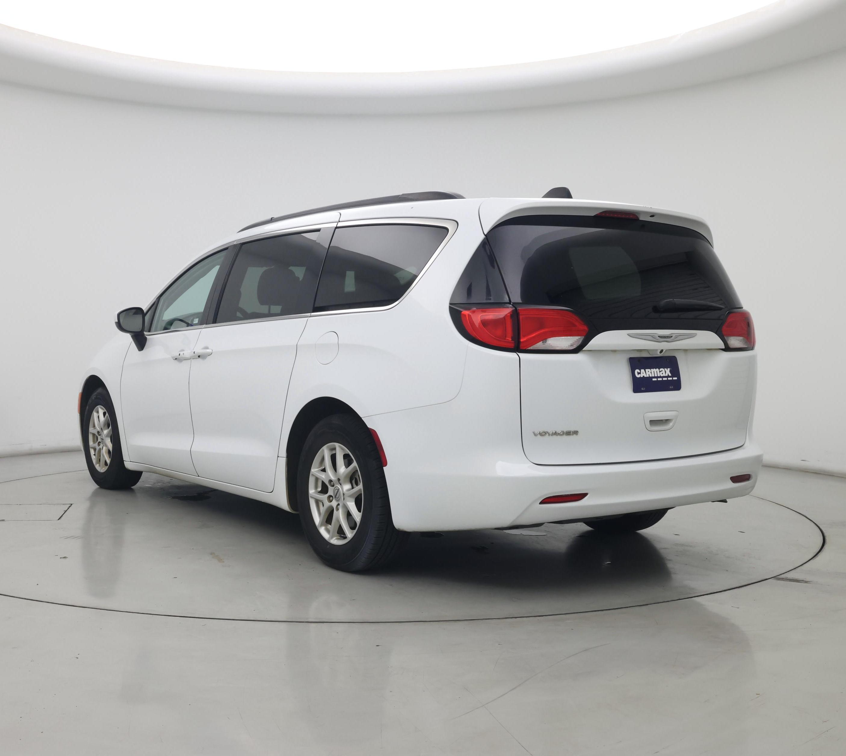 Thumbnail: 2021 Chrysler Voyager - 2