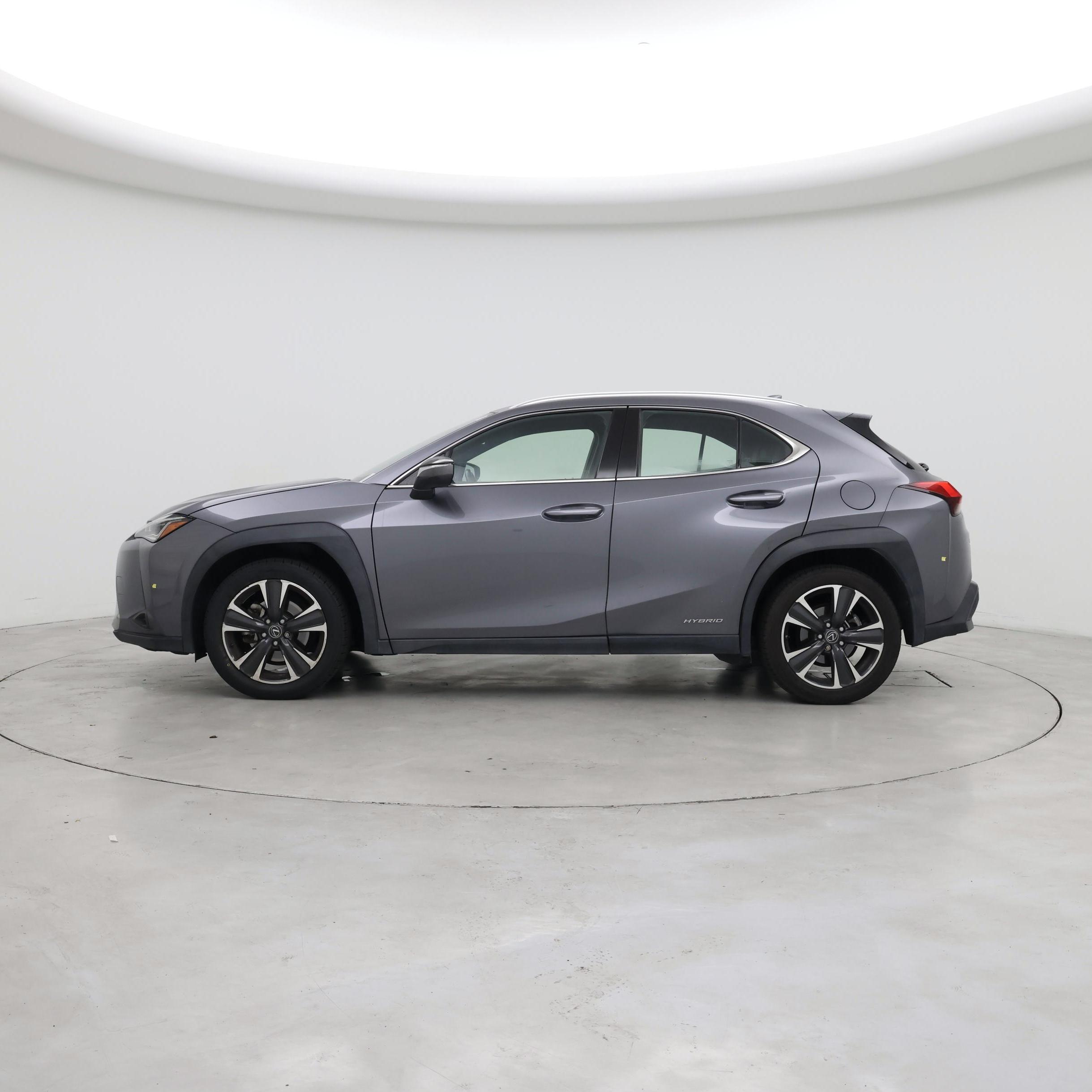 Thumbnail: 2020 Lexus UX - 3