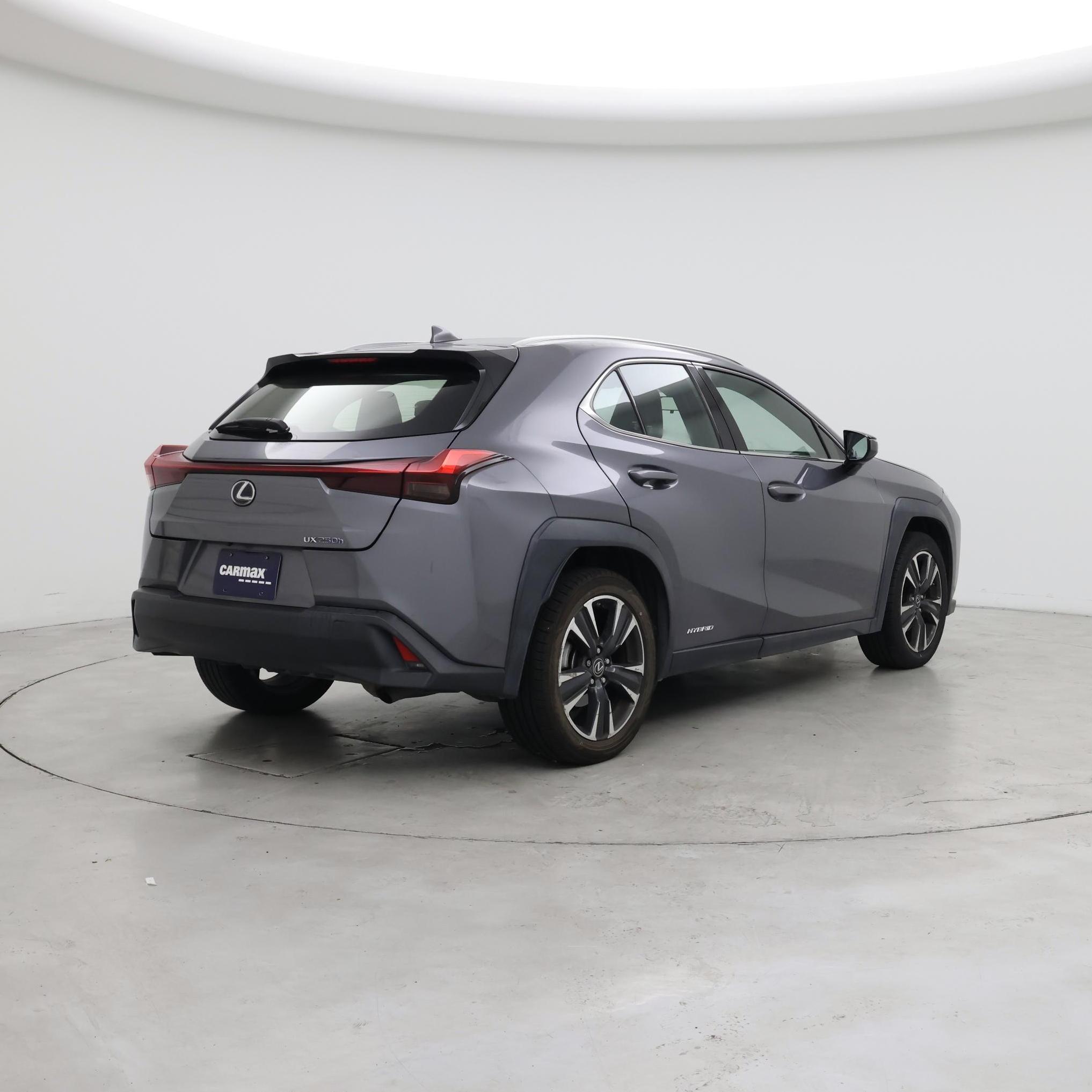 Thumbnail: 2020 Lexus UX - 8