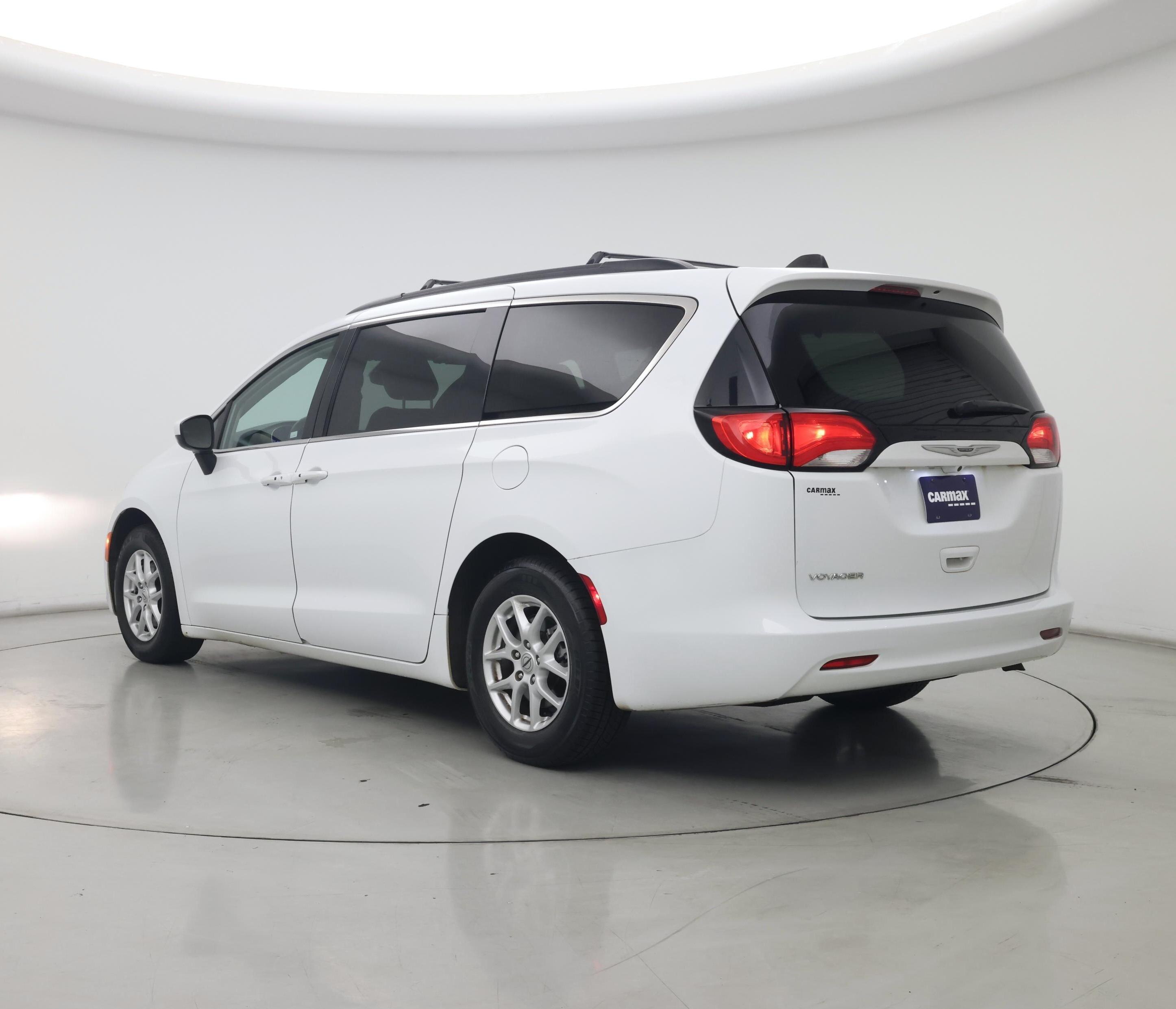 Thumbnail: 2021 Chrysler Voyager - 2