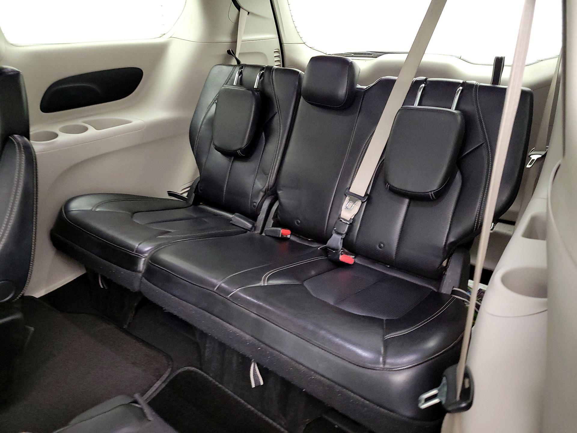 Thumbnail: 2021 Chrysler Voyager - 20