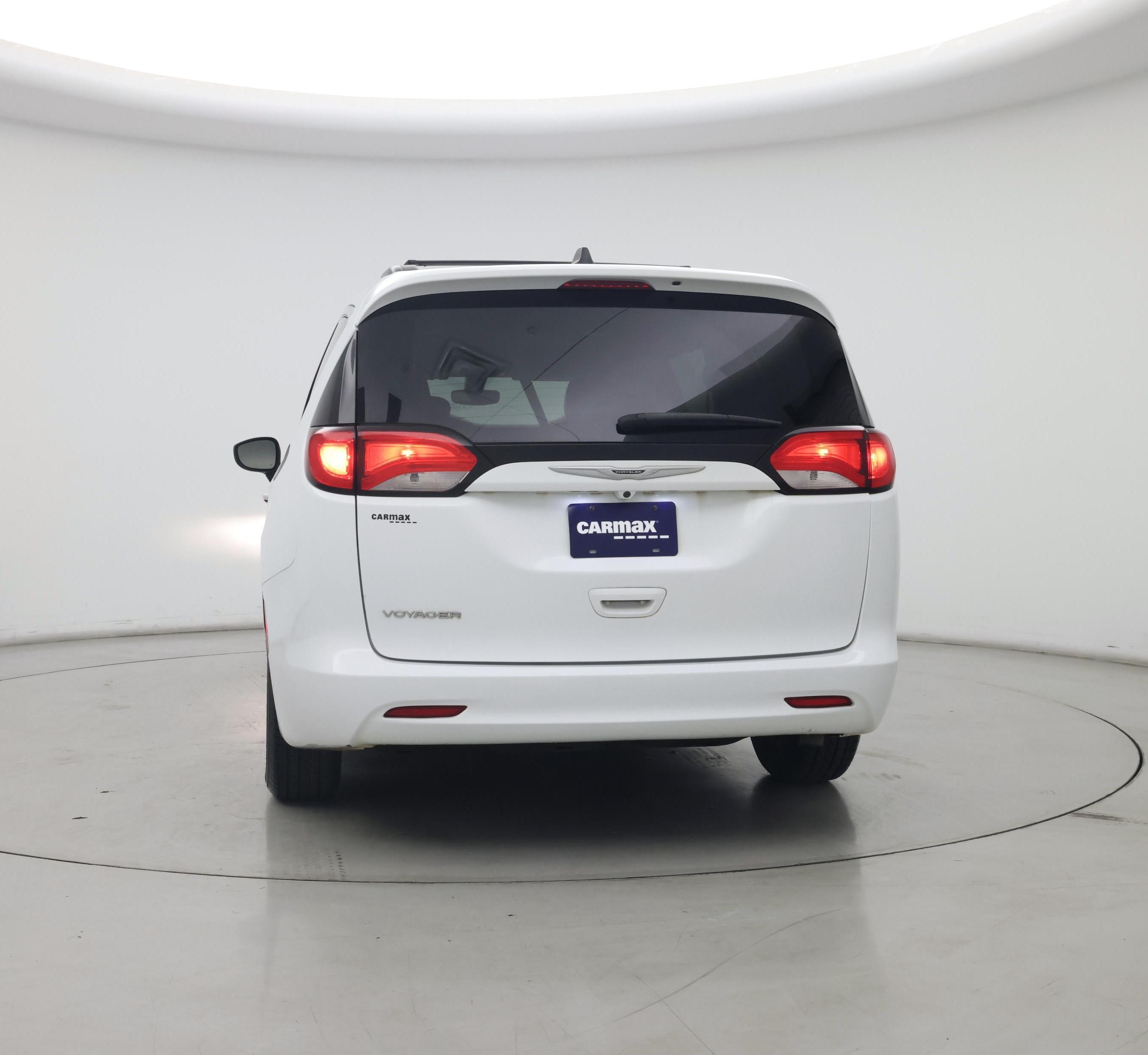 Thumbnail: 2021 Chrysler Voyager - 6