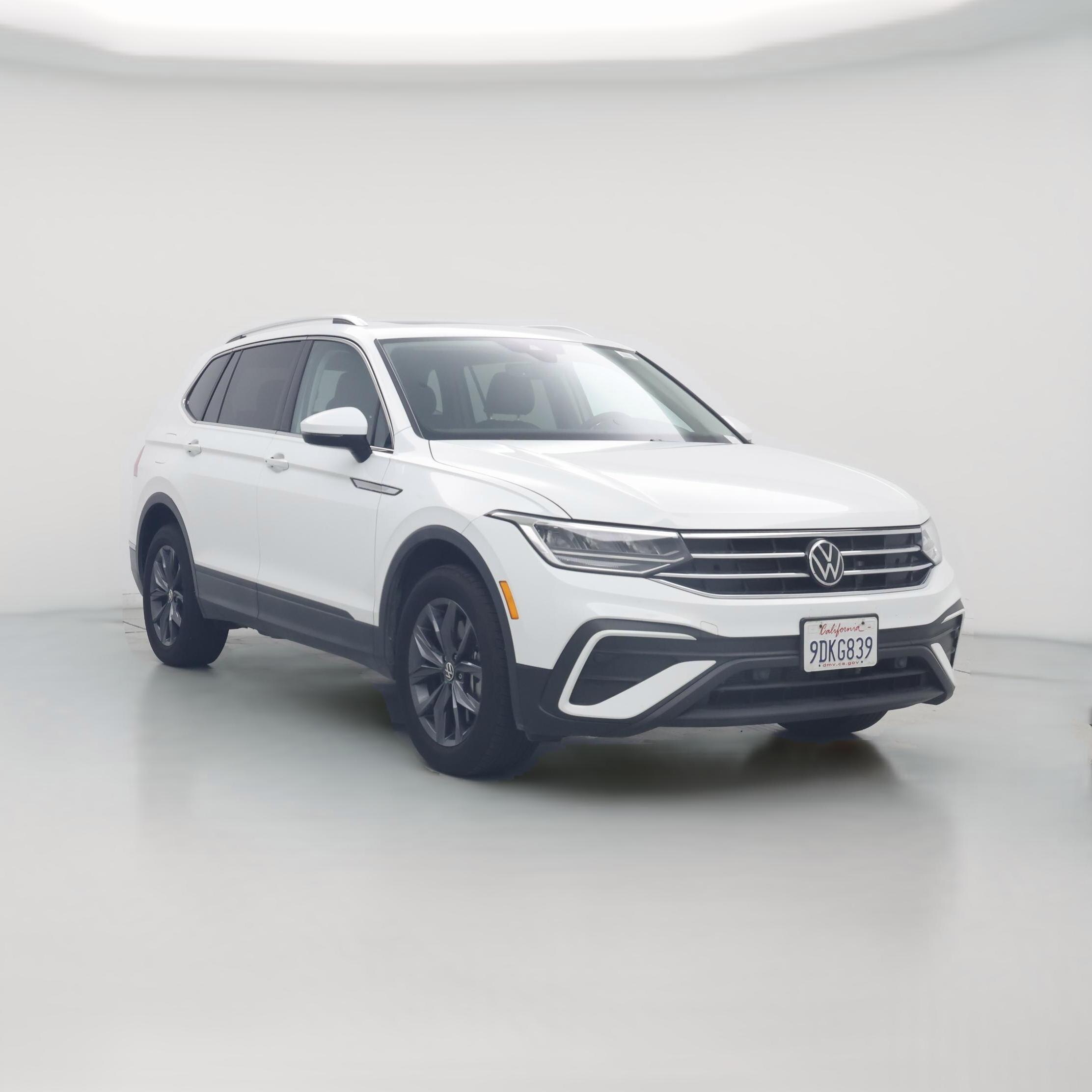 Thumbnail: 2022 Volkswagen Tiguan - 1