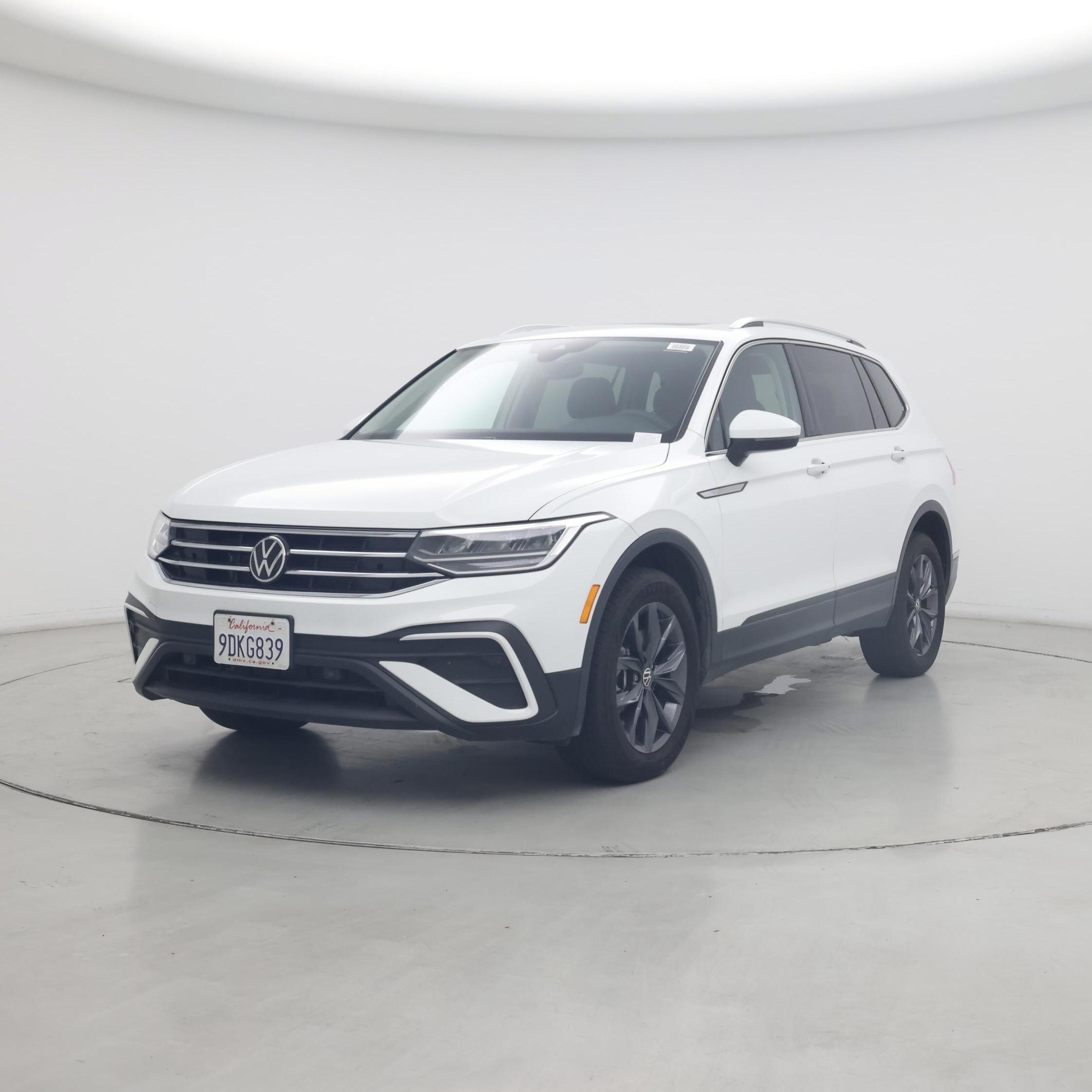 Thumbnail: 2022 Volkswagen Tiguan - 4