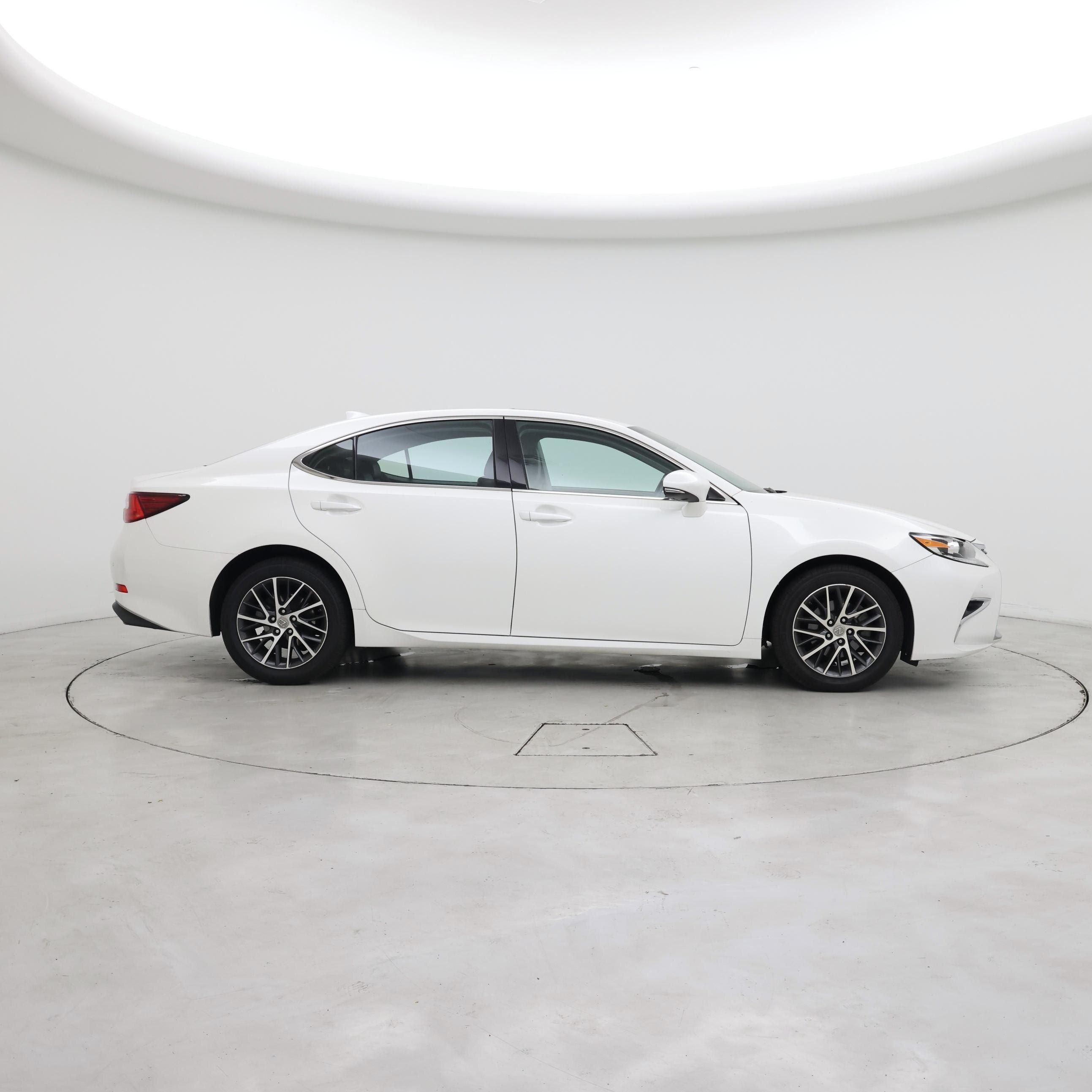 Thumbnail: 2017 Lexus ES - 7