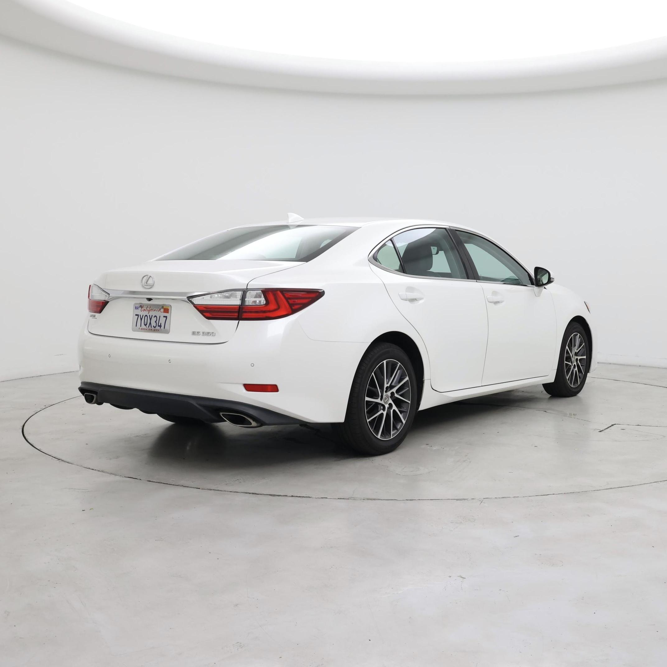 Thumbnail: 2017 Lexus ES - 8