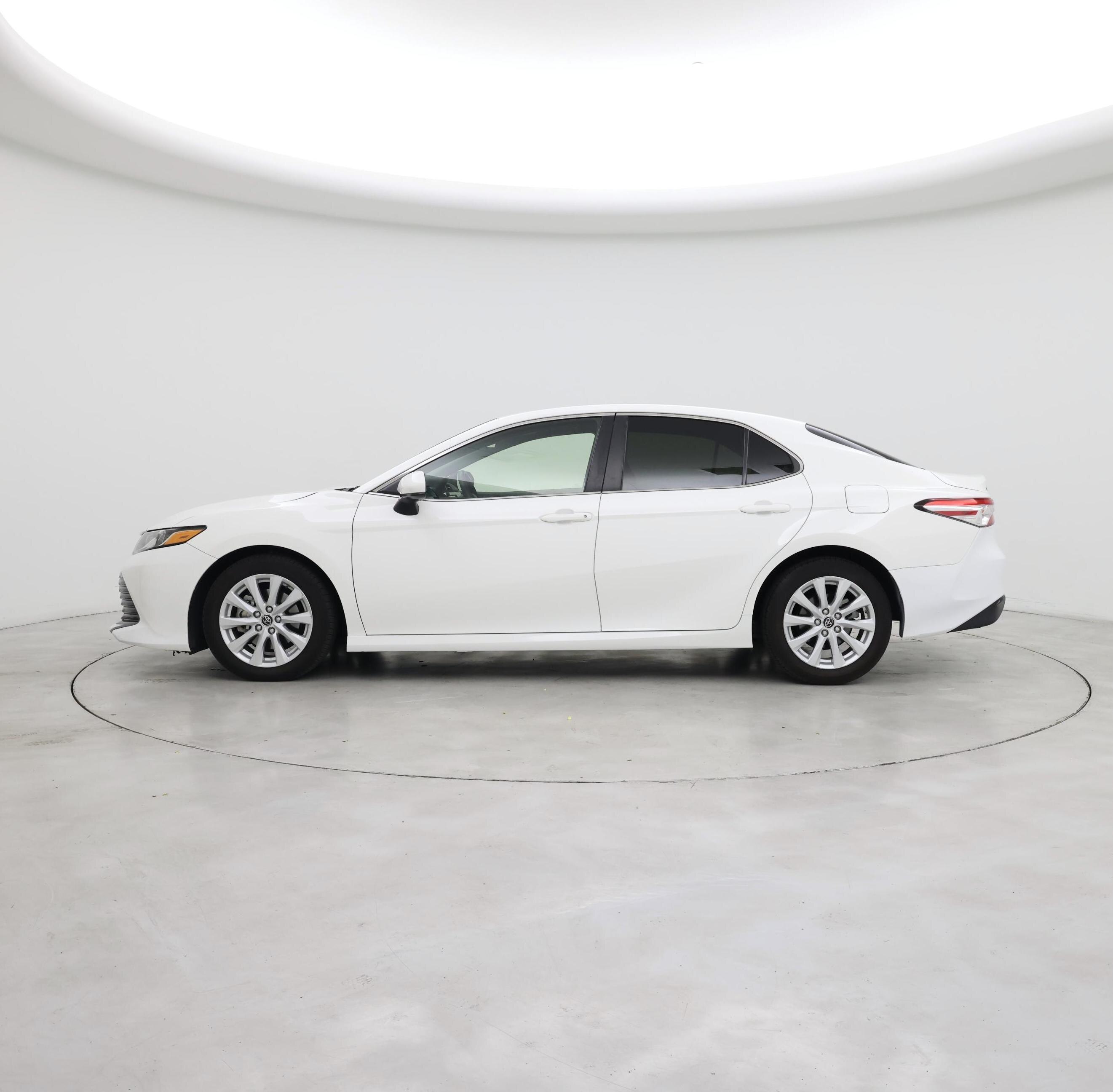 Thumbnail: 2018 Toyota Camry - 3