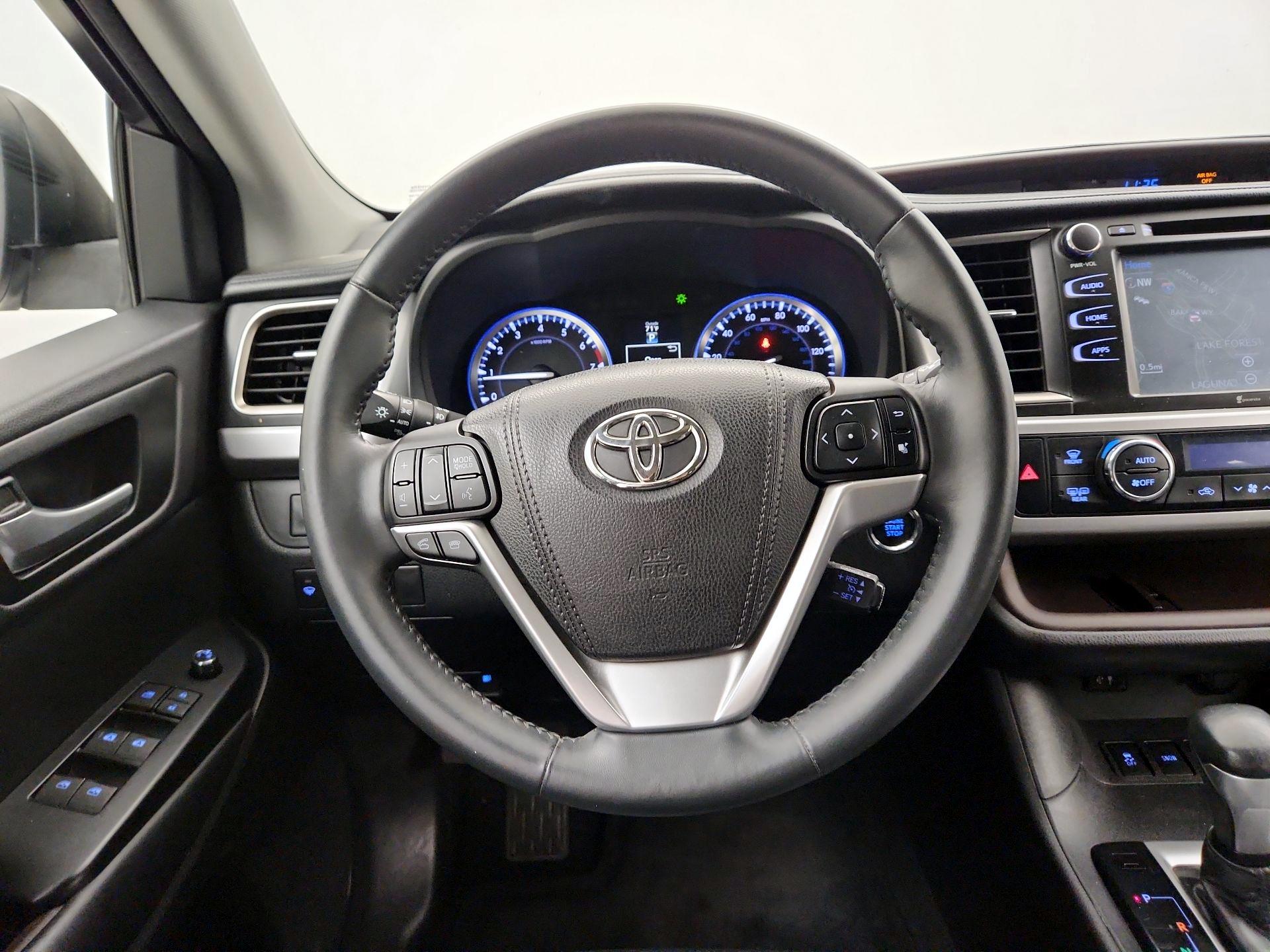 Thumbnail: 2016 Toyota Highlander - 10